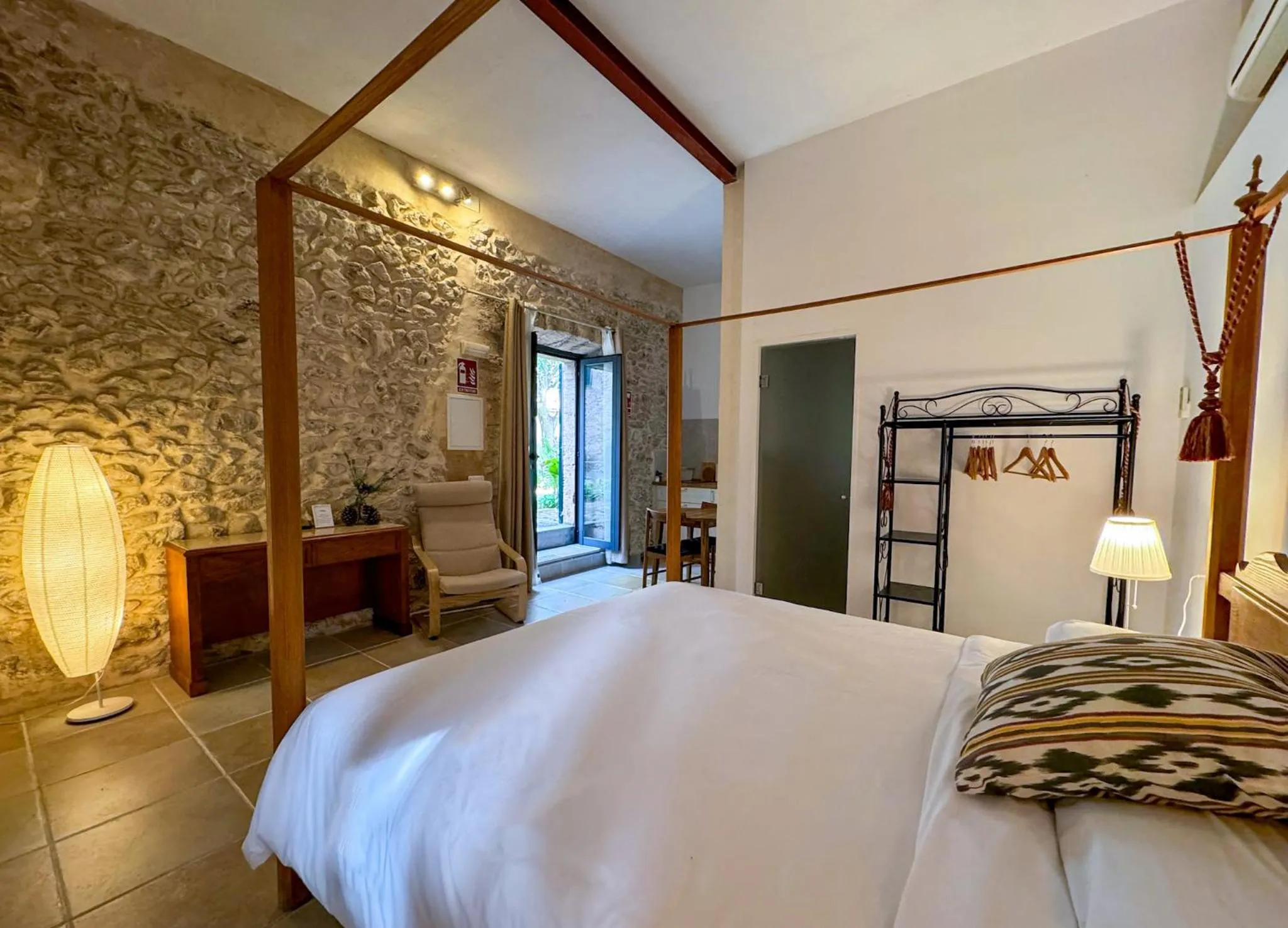 Photo of the whole room, Bed in Finca Son Pont