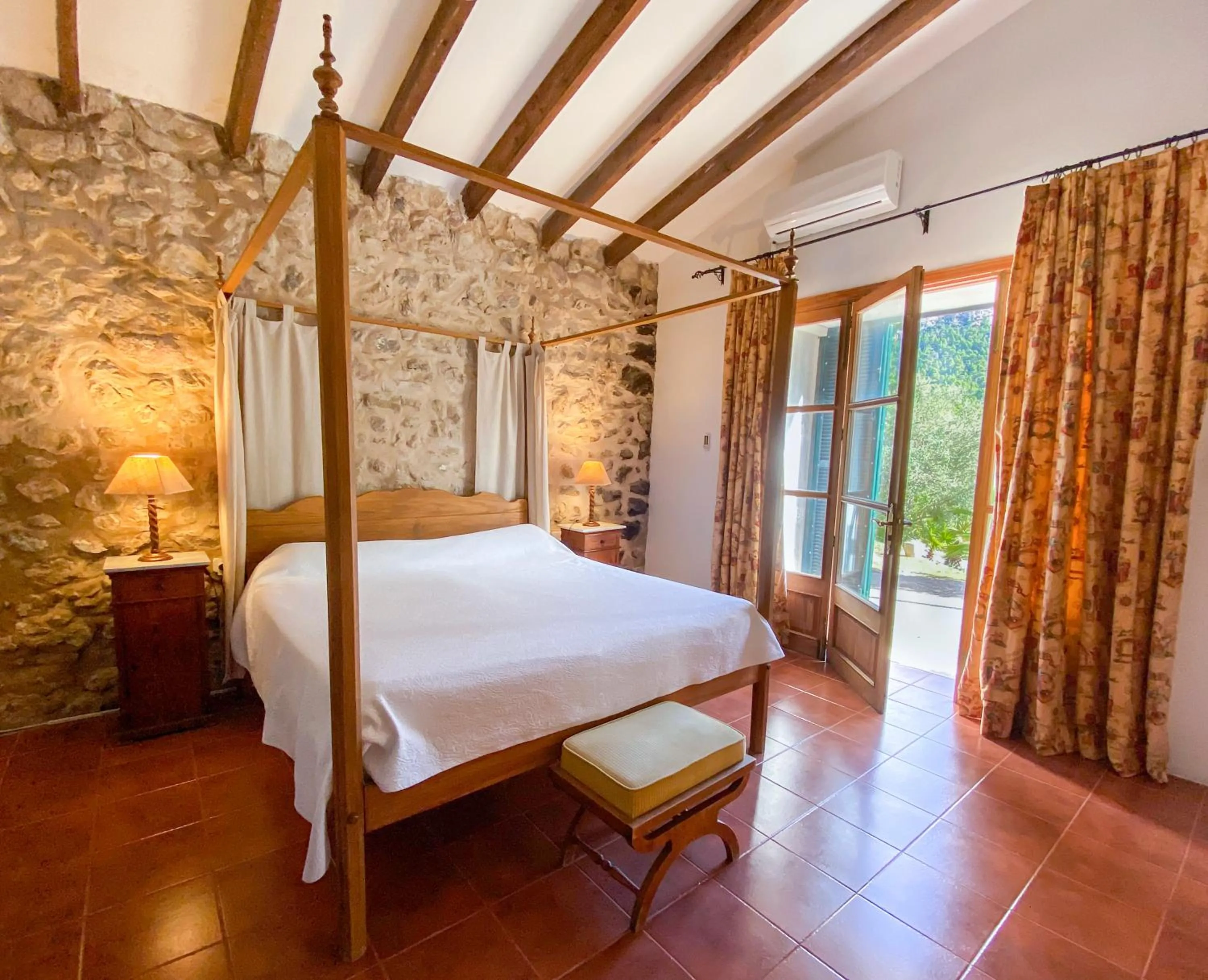 Photo of the whole room, Bed in Finca Son Pont