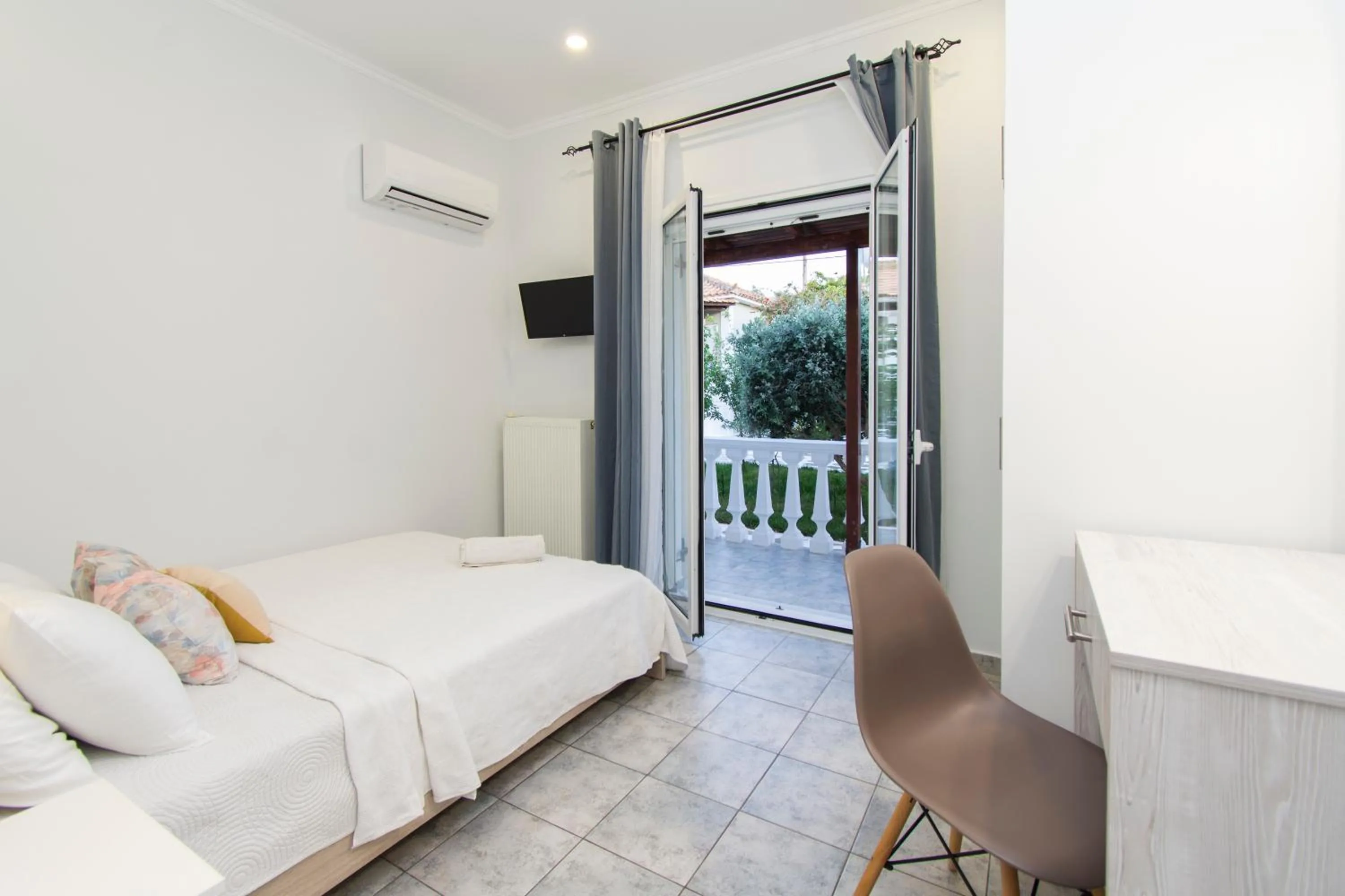 Bedroom, Bed in Villas Margaris