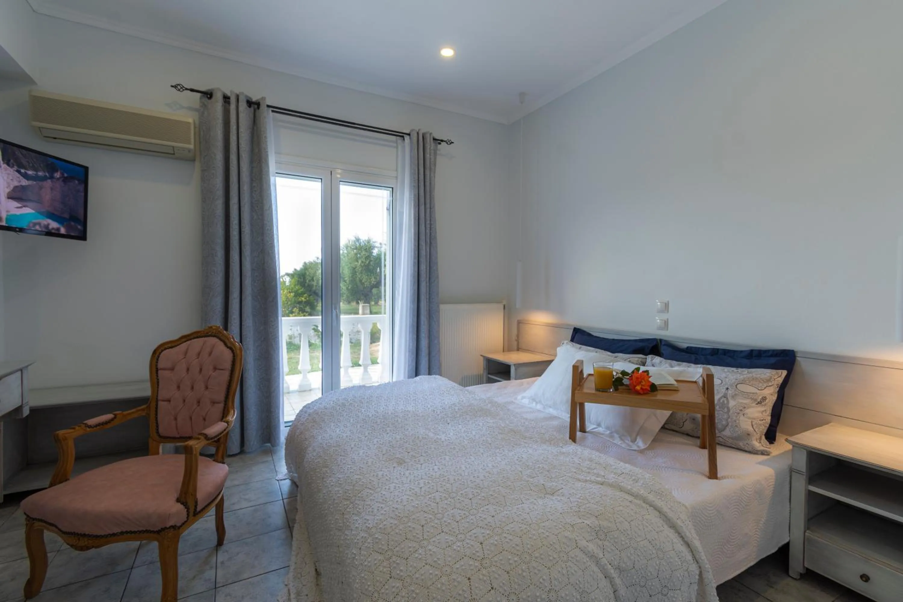 Bed in Villas Margaris
