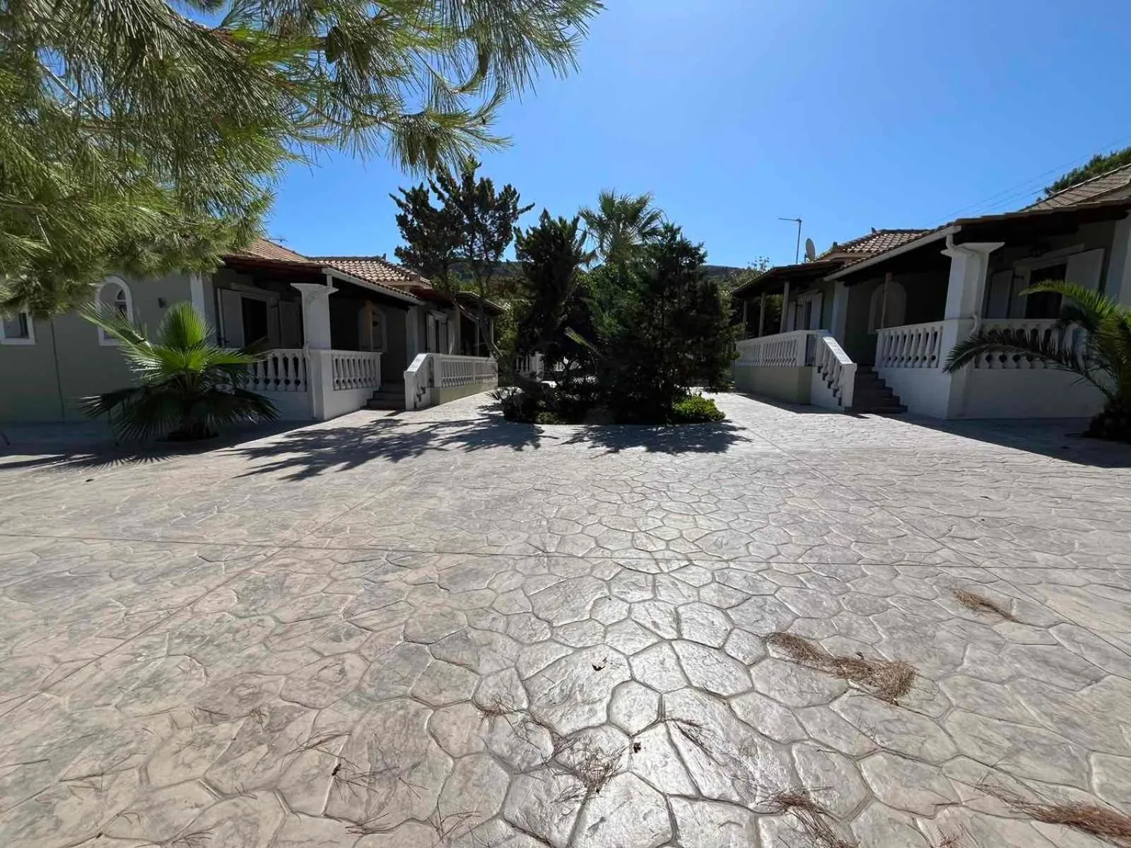 Property building in Villas Margaris