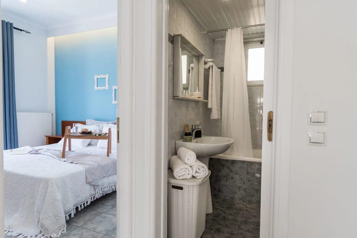 Bathroom, Bed in Villas Margaris