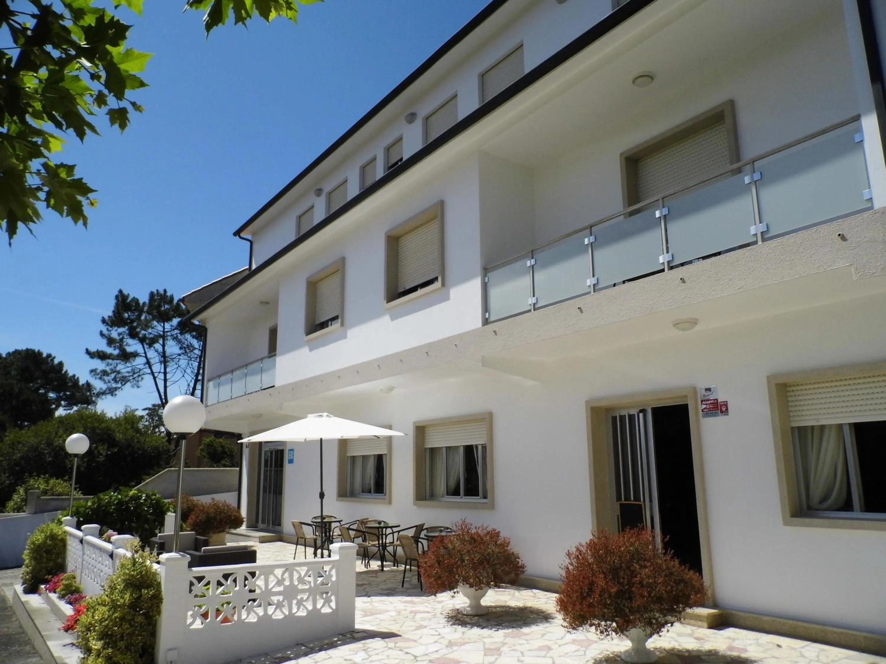 Facade/entrance in Hotel Arboleda