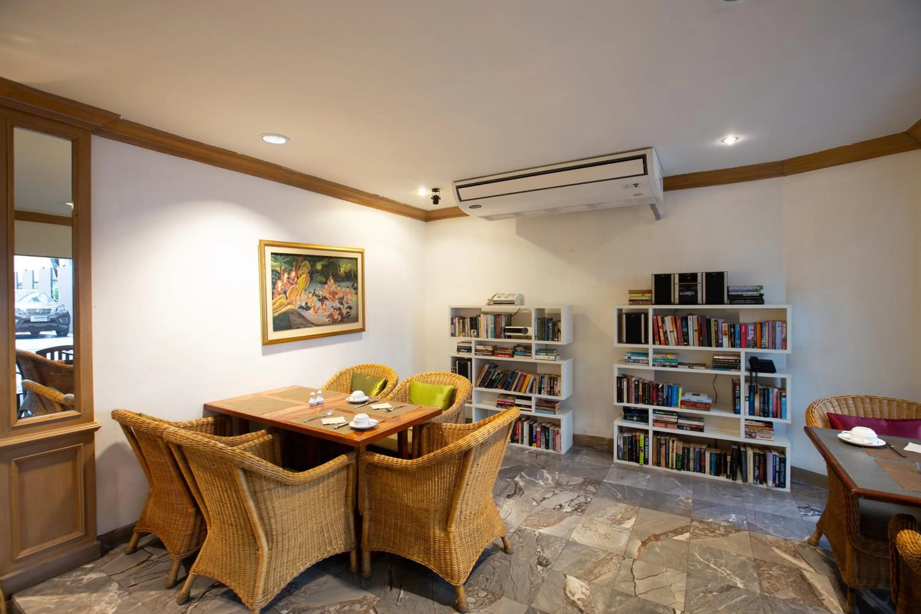 Business facilities in The Tarntawan Hotel Surawong Bangkok