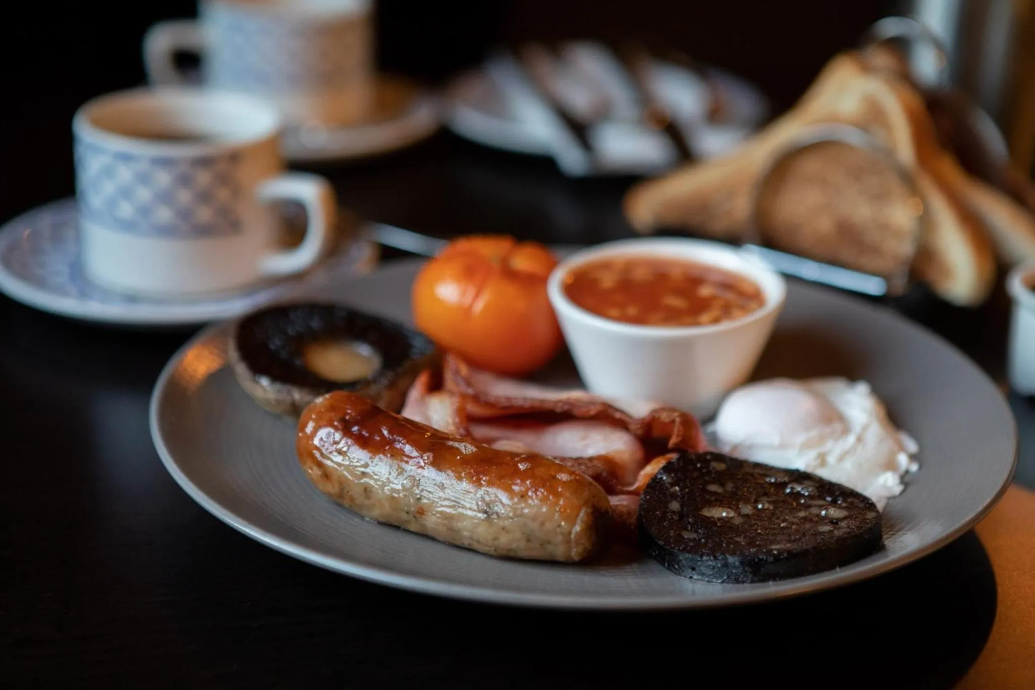 Breakfast in Beechfield House