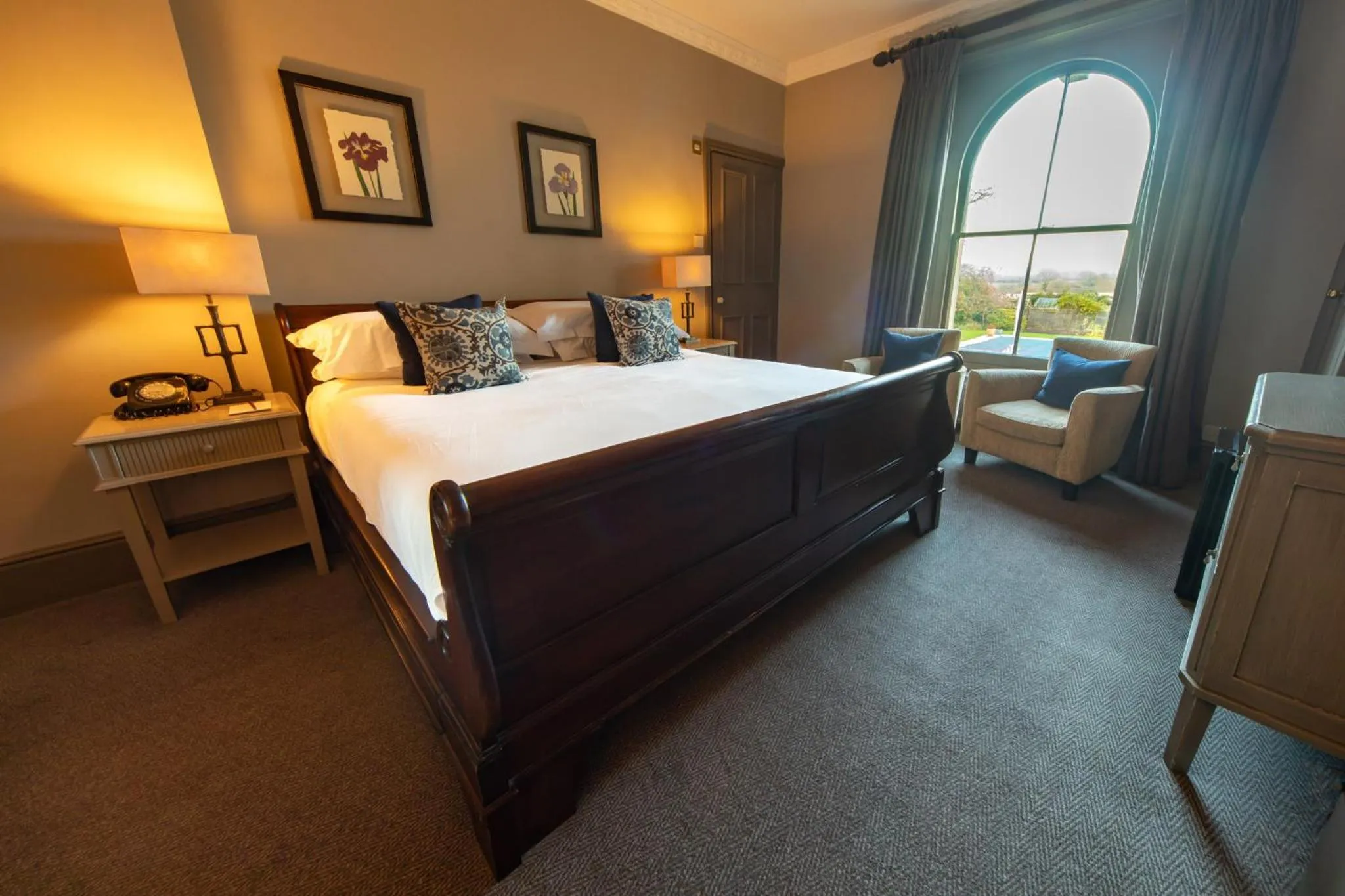 Bedroom, Bed in Beechfield House