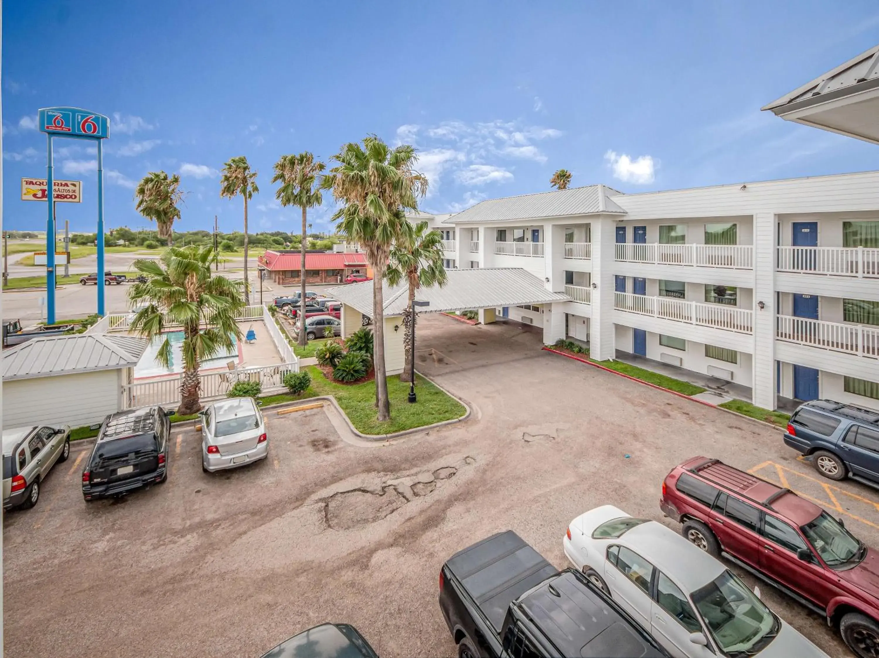 Property building in Studio 6-Corpus Christi, TX - North Property building in Studio 6-Corpus Christi, TX - North