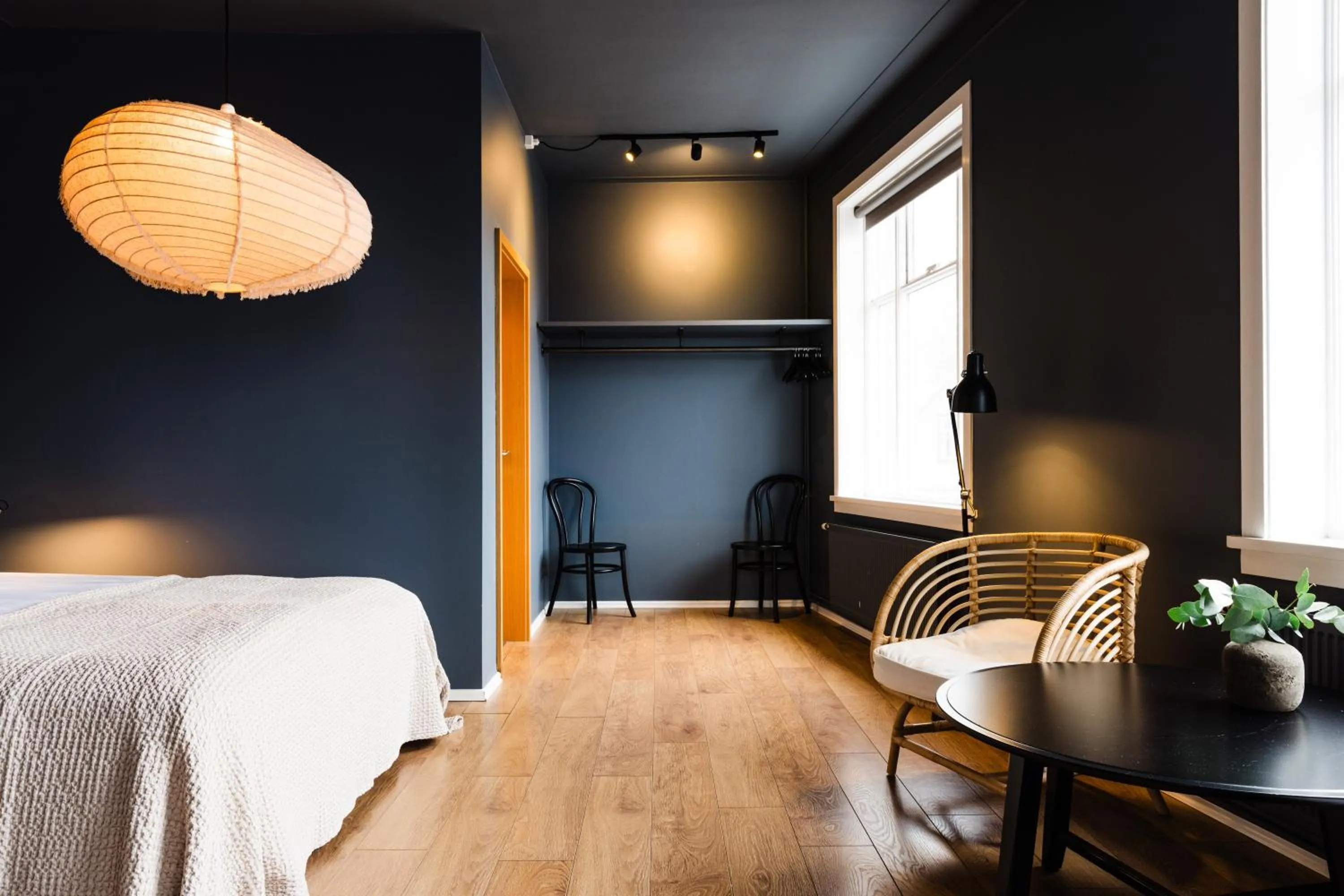 Bedroom, Bed in Rey Apartments