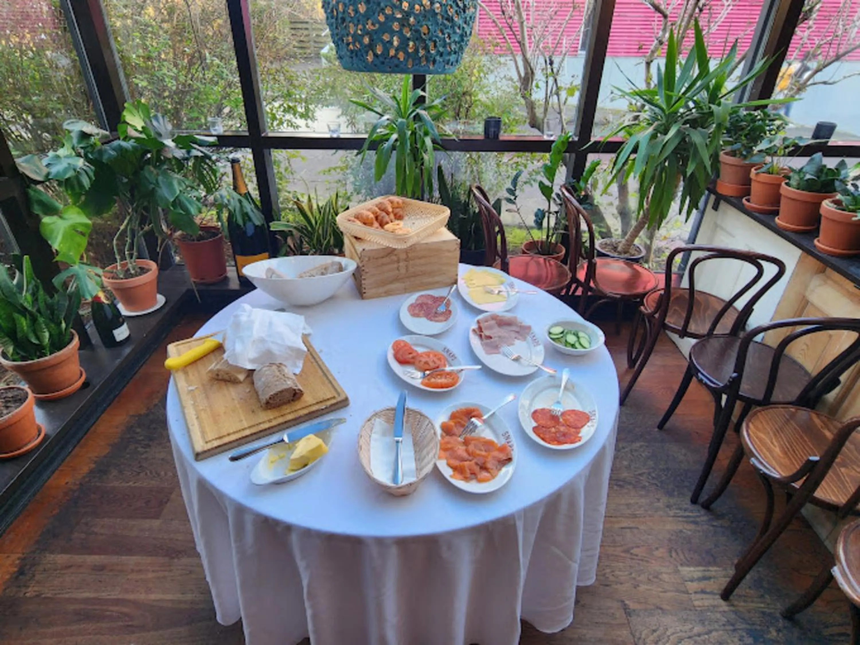 Breakfast in Rey Apartments