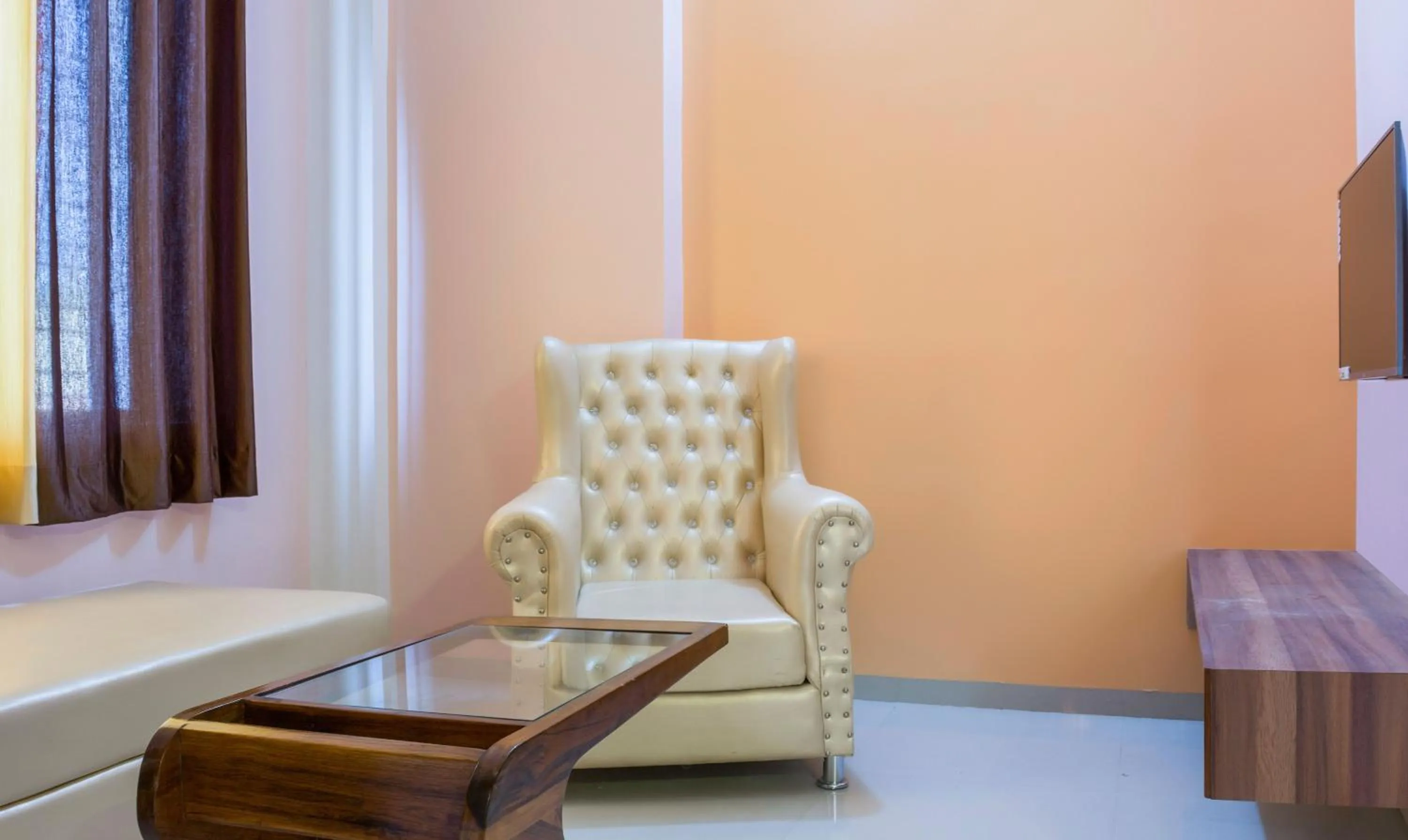 Seating area in Treebo Naunidh Suites