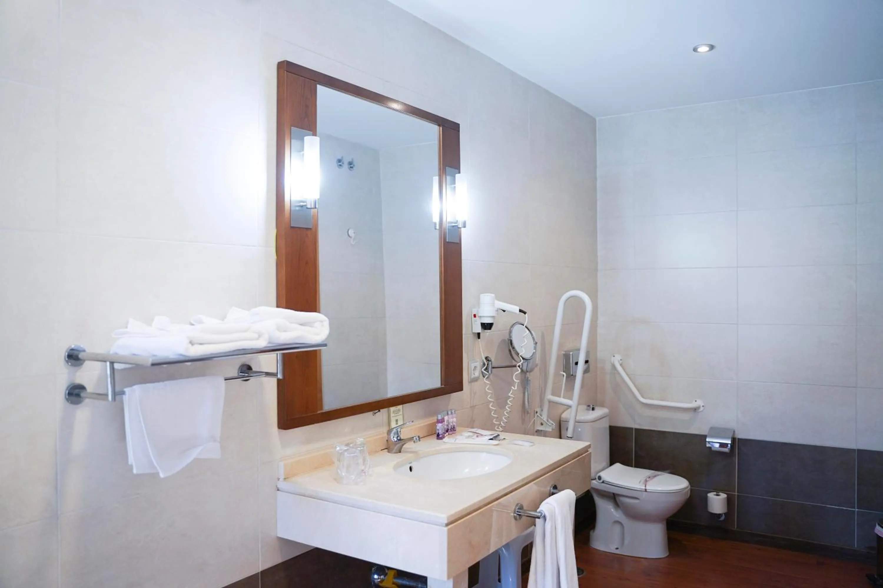 Toilet in Salugral Termal Resort