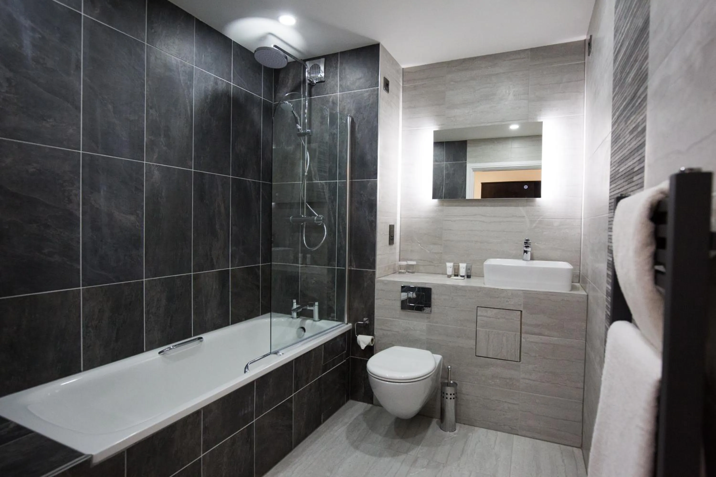 Bathroom in Rossett Hall Hotel