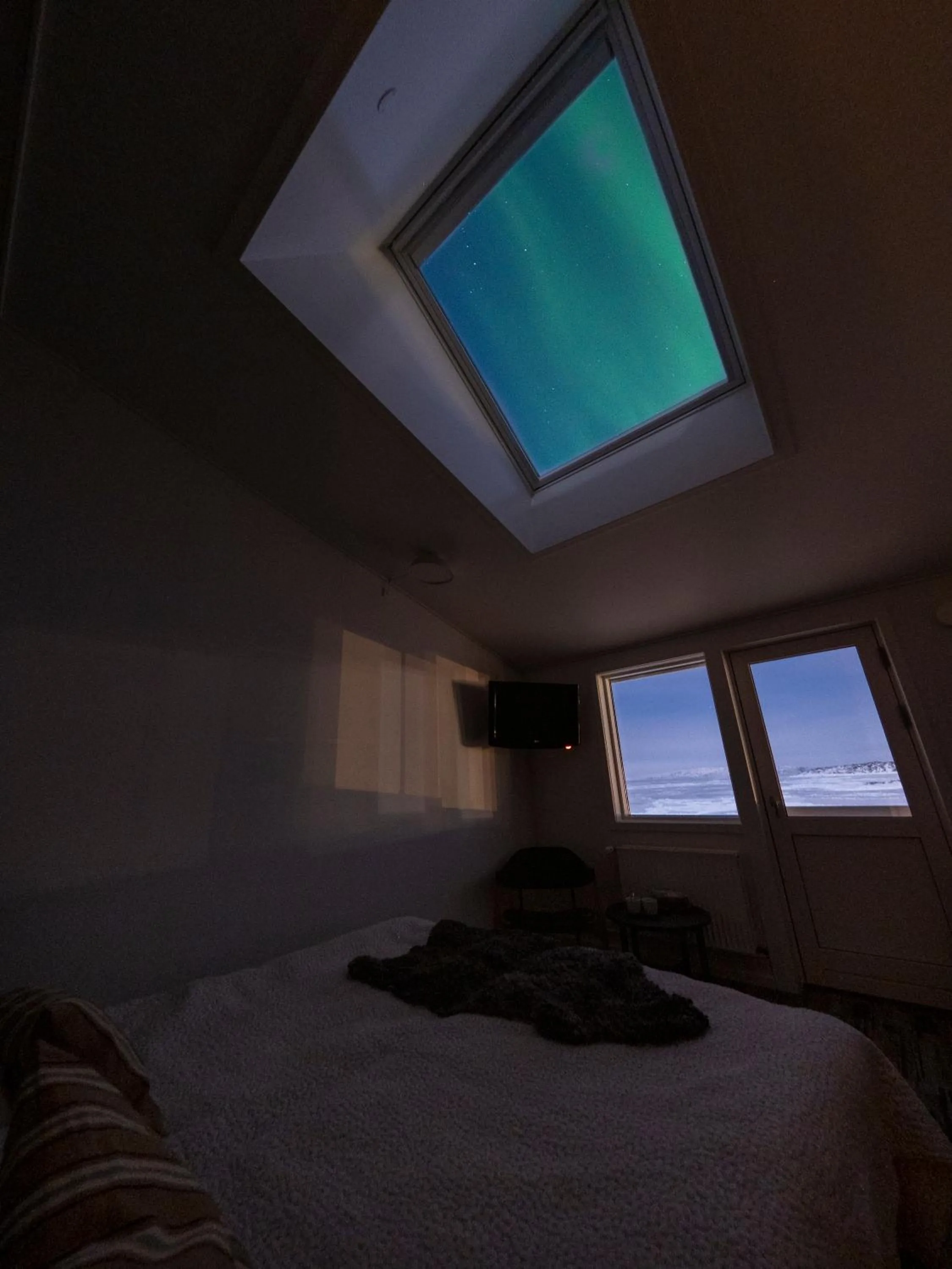 View (from property/room), Bed in Hotel Icefiord