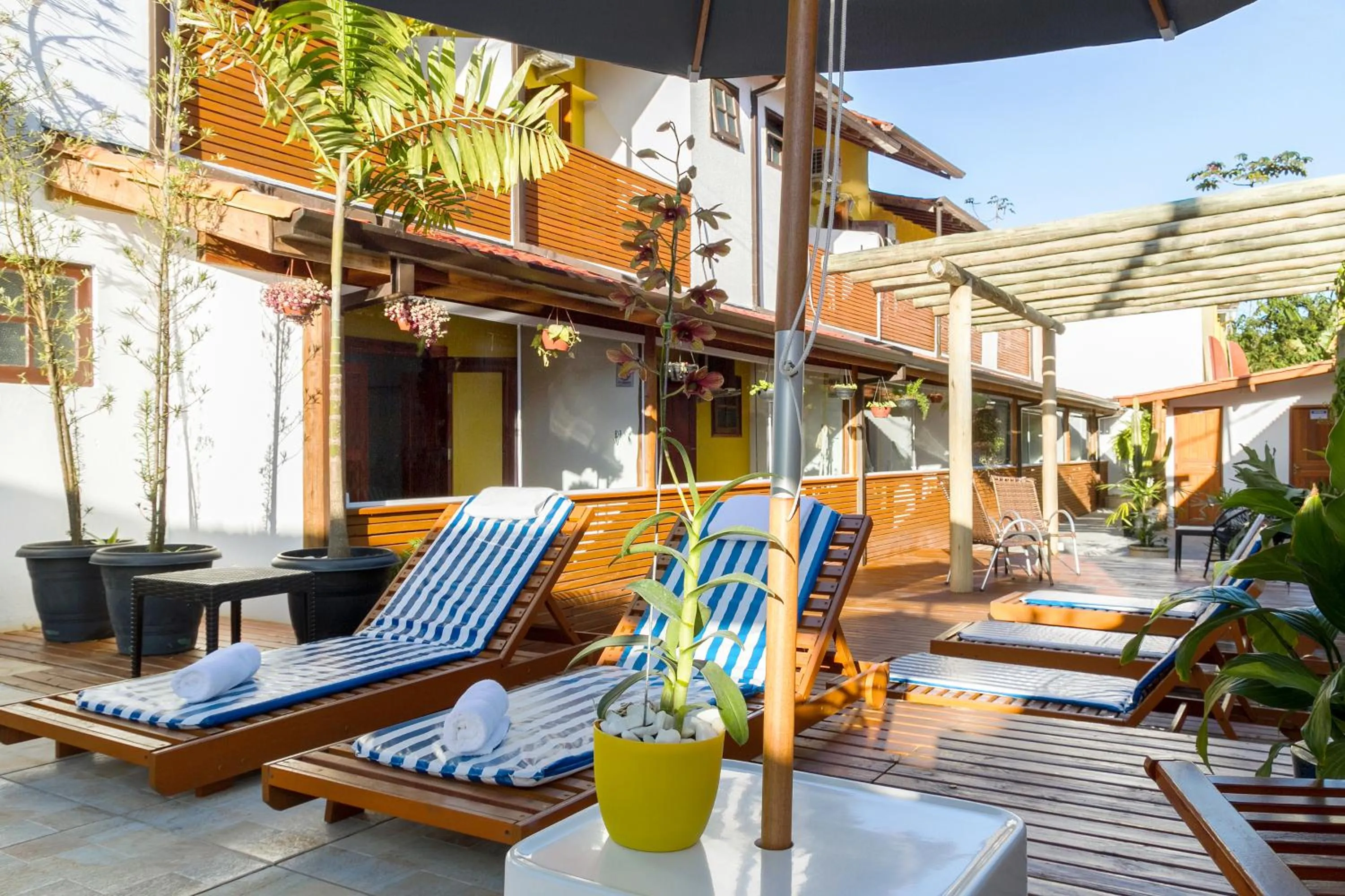 Swimming pool in Pousada Recanto do Jabaquara