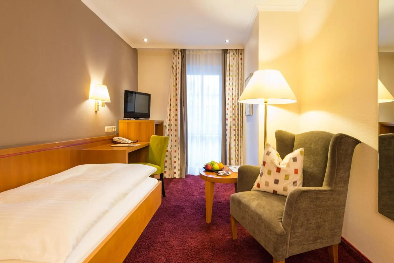 Photo of the whole room, Bed in Hotel Heinz