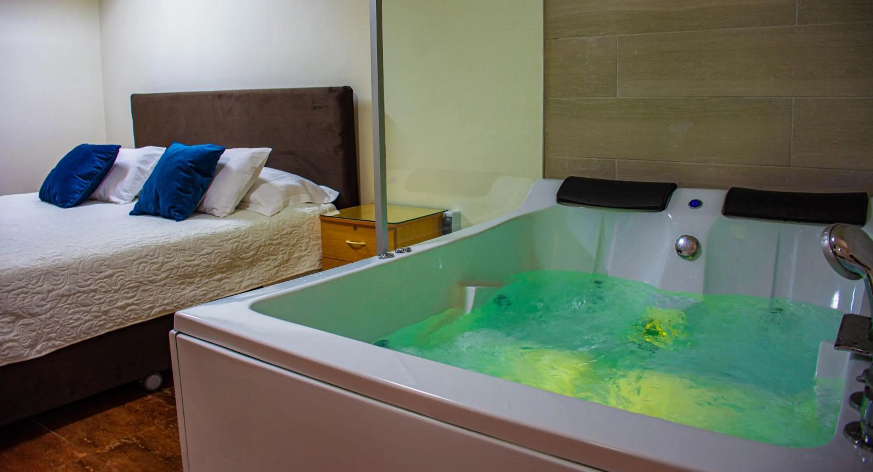 Hot Tub, Bed in Refugio Ecológico Arequipa