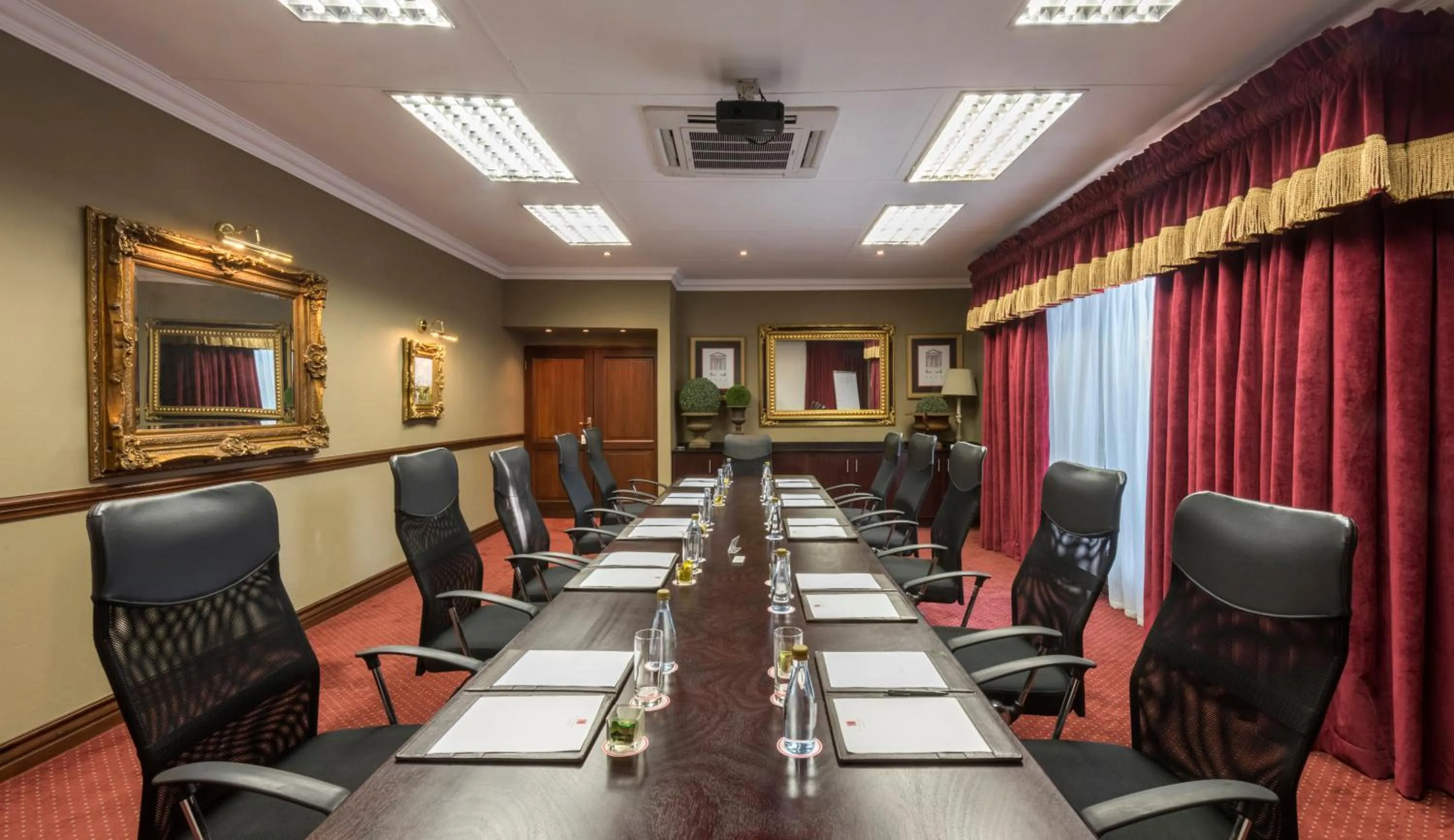 Business facilities in The Residence