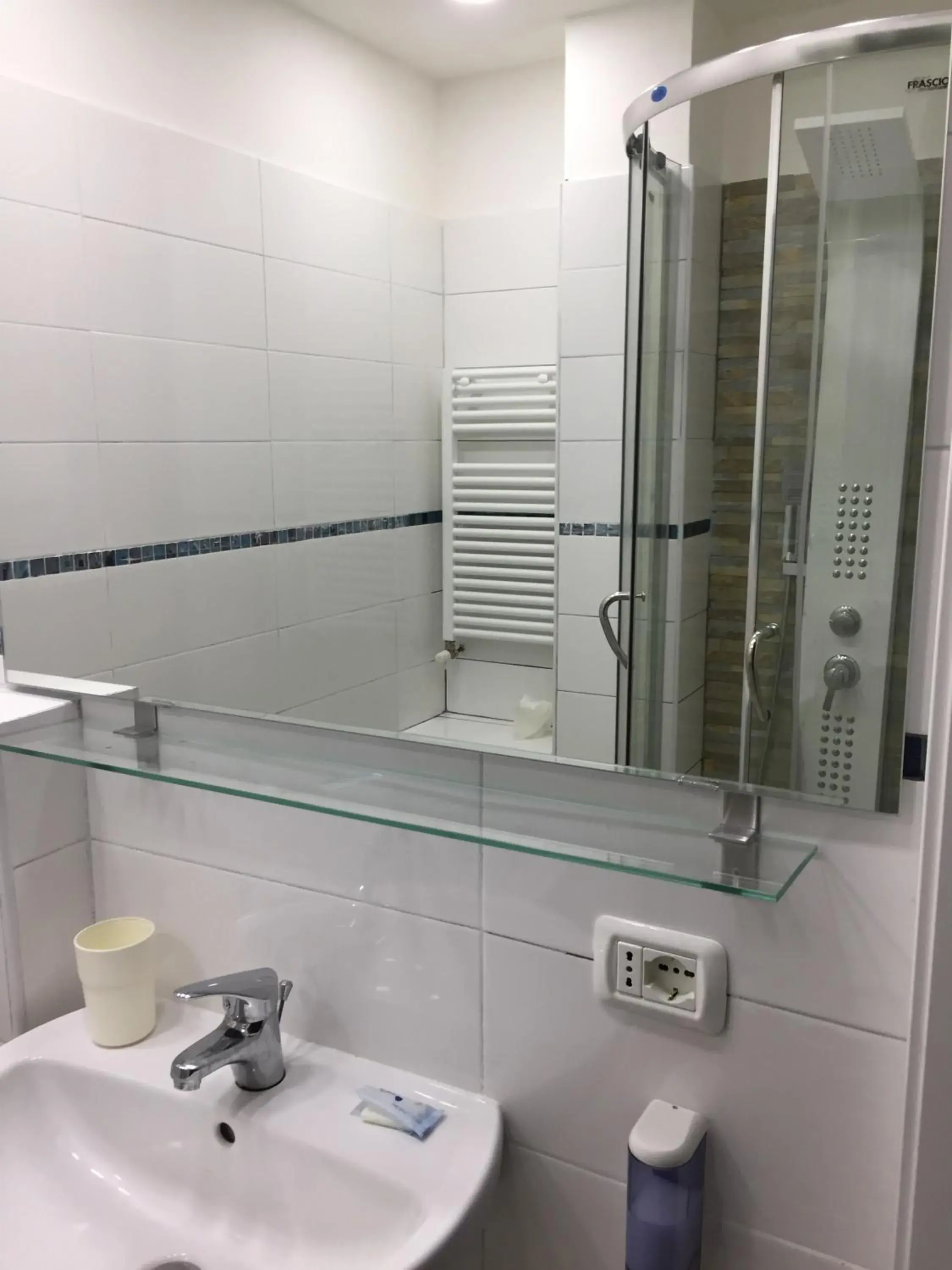 Bathroom in Hotel Viking