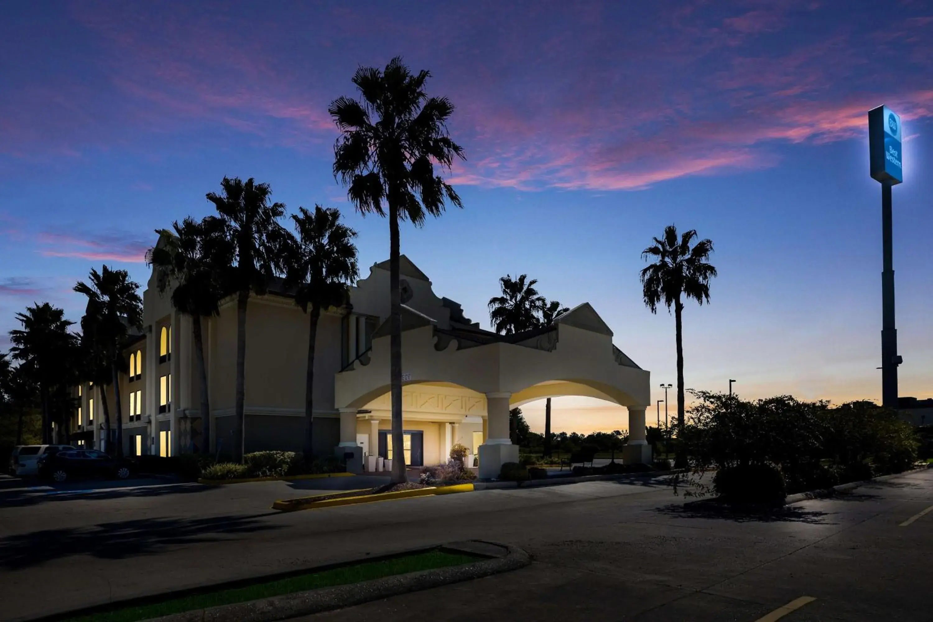 Property building in Best Western Houma Inn Property building in Best Western Houma Inn