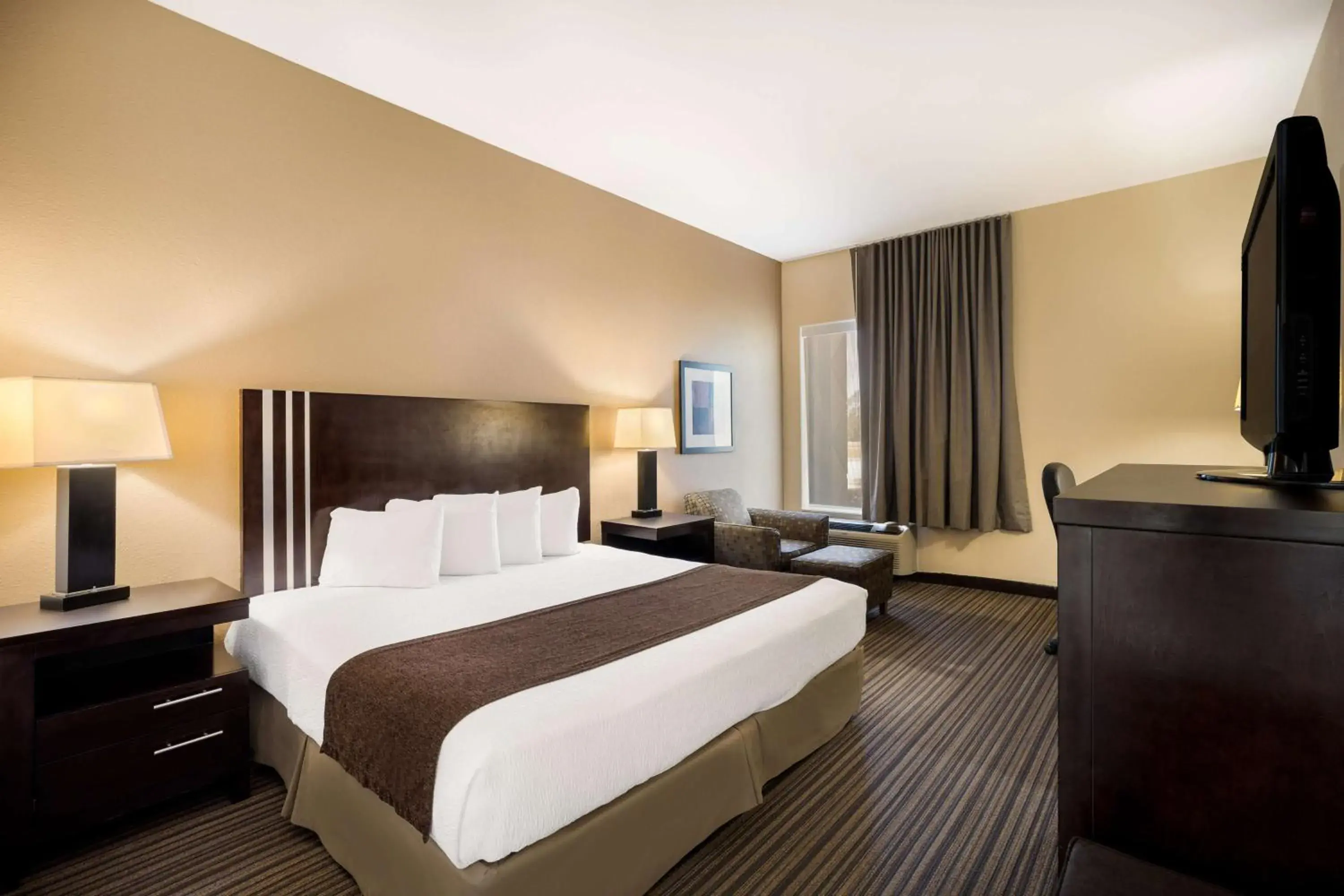 Bedroom, Bed in Best Western Houma Inn Bedroom, Bed in Best Western Houma Inn