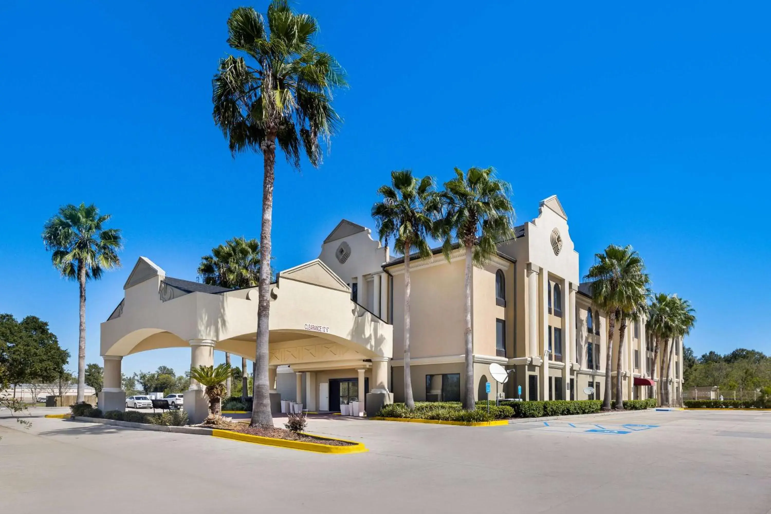 Property building in Best Western Houma Inn Property building in Best Western Houma Inn
