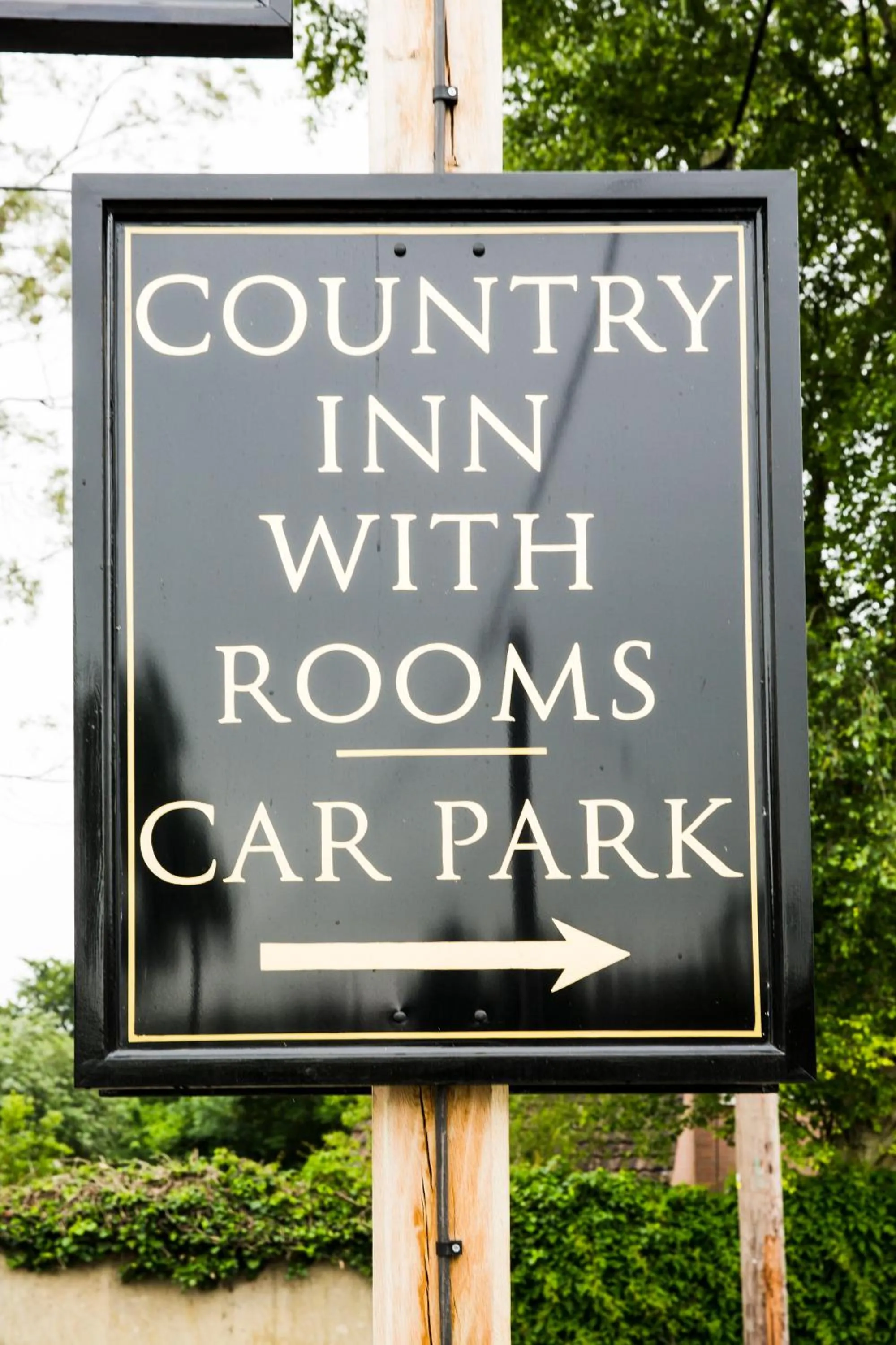 Logo/Certificate/Sign in The Anvil Inn