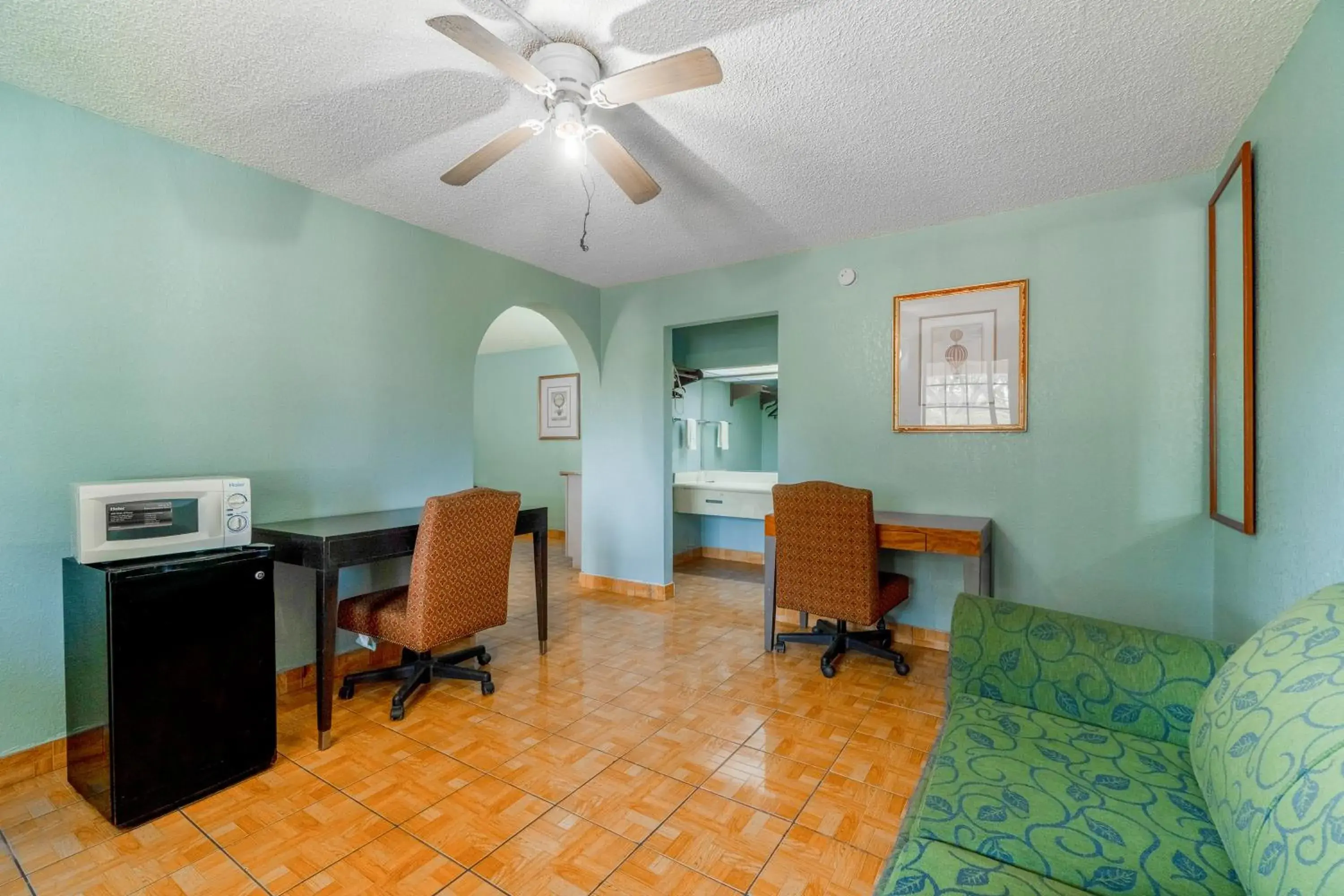 2 Full Beds Non-Smoking in Lone Star Inn & Suites by OYO Harlingen TX 2 Full Beds Non-Smoking in Lone Star Inn & Suites by OYO Harlingen TX