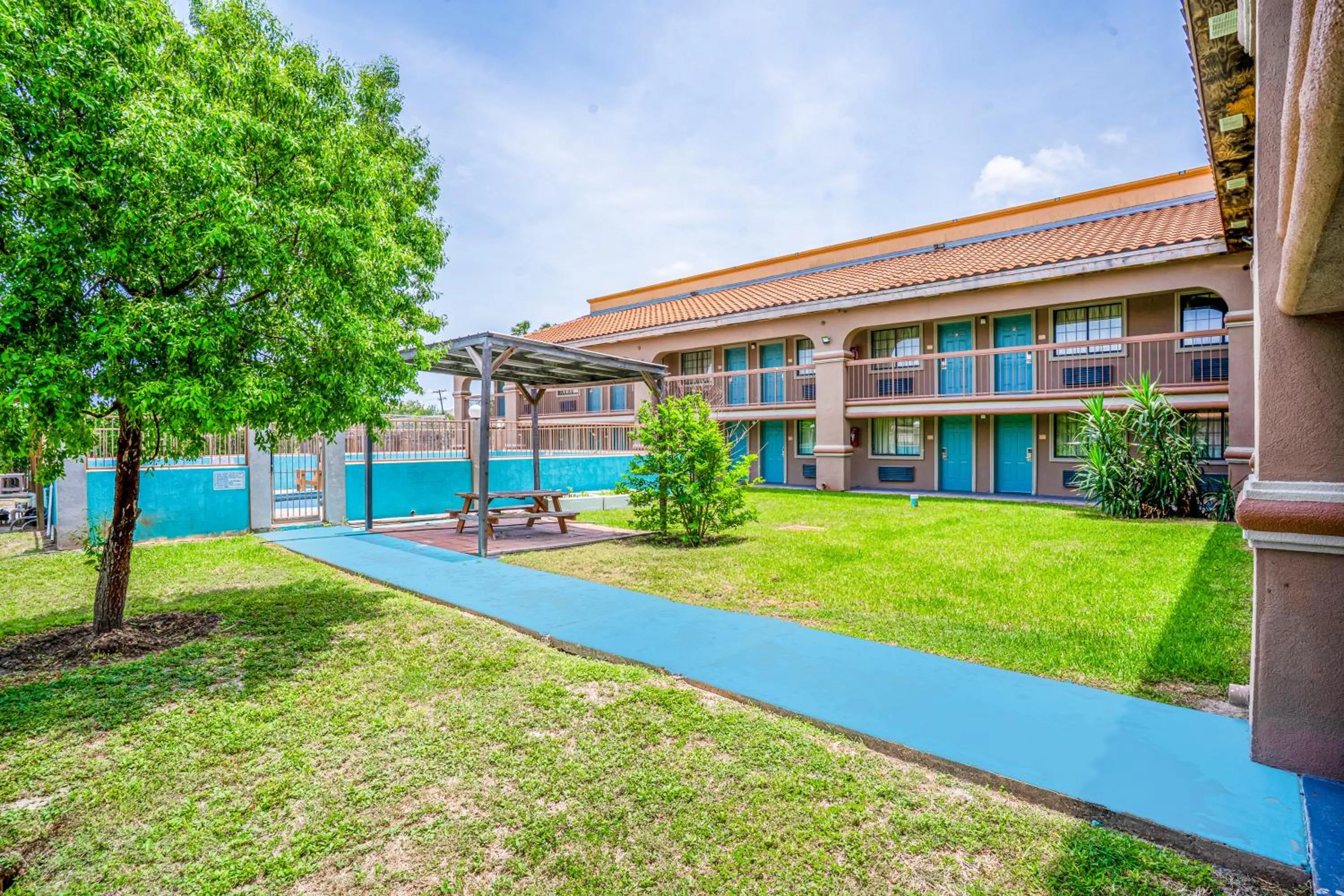 Area and facilities in Lone Star Inn & Suites by OYO Harlingen TX