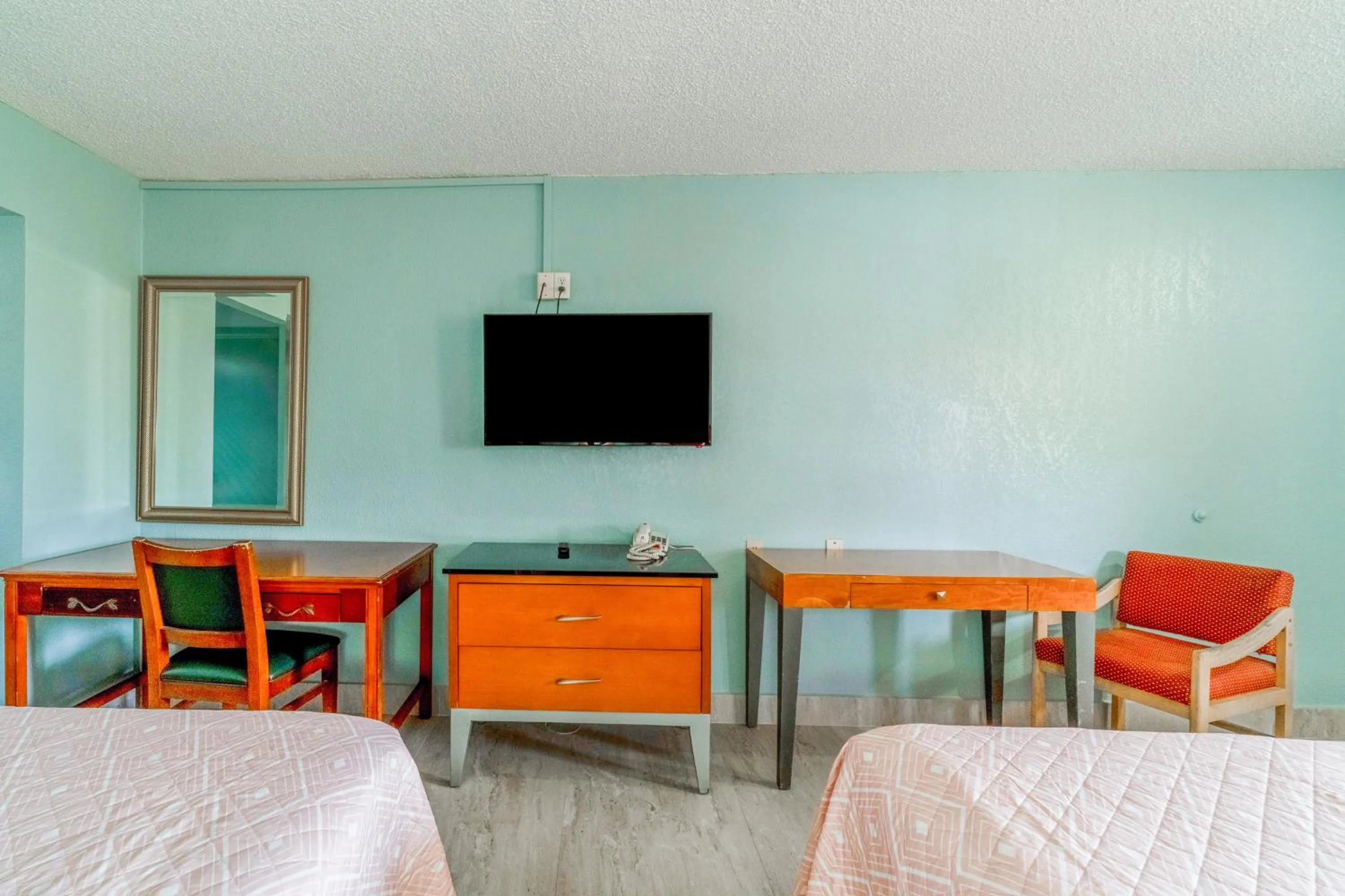 Bedroom, Bed in Lone Star Inn & Suites by OYO Harlingen TX