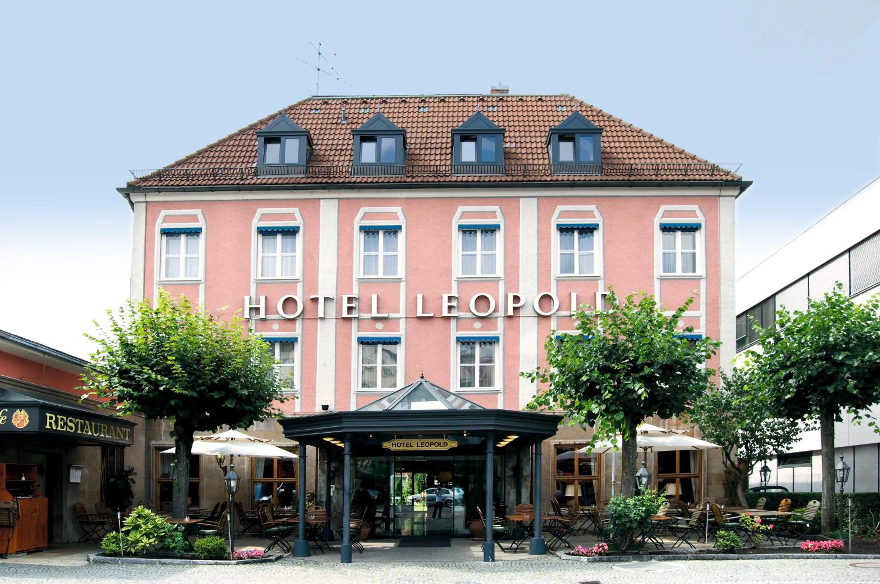 Property building in Hotel Leopold