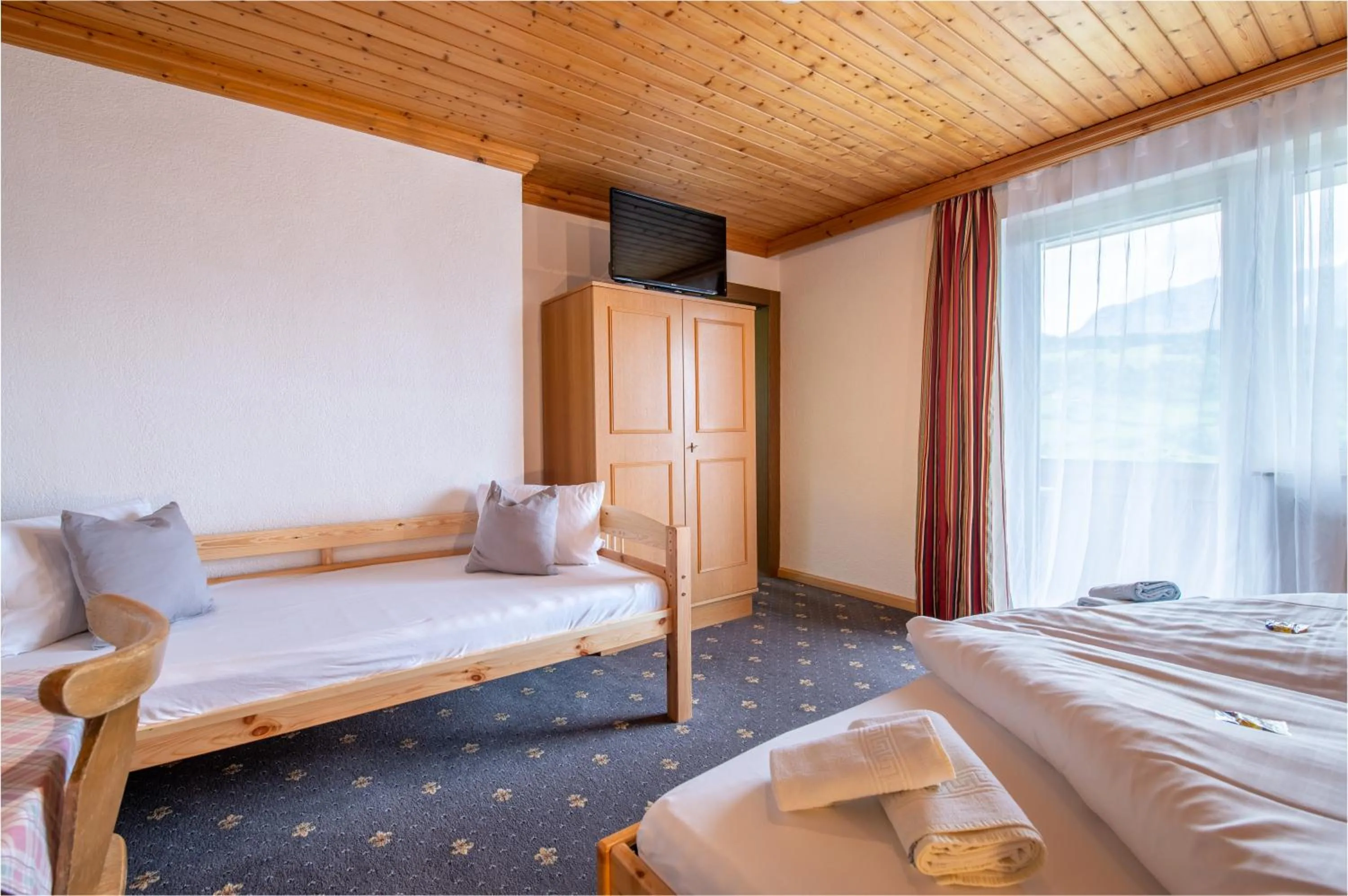 Staff, Bed in Panoramahotel Stocker