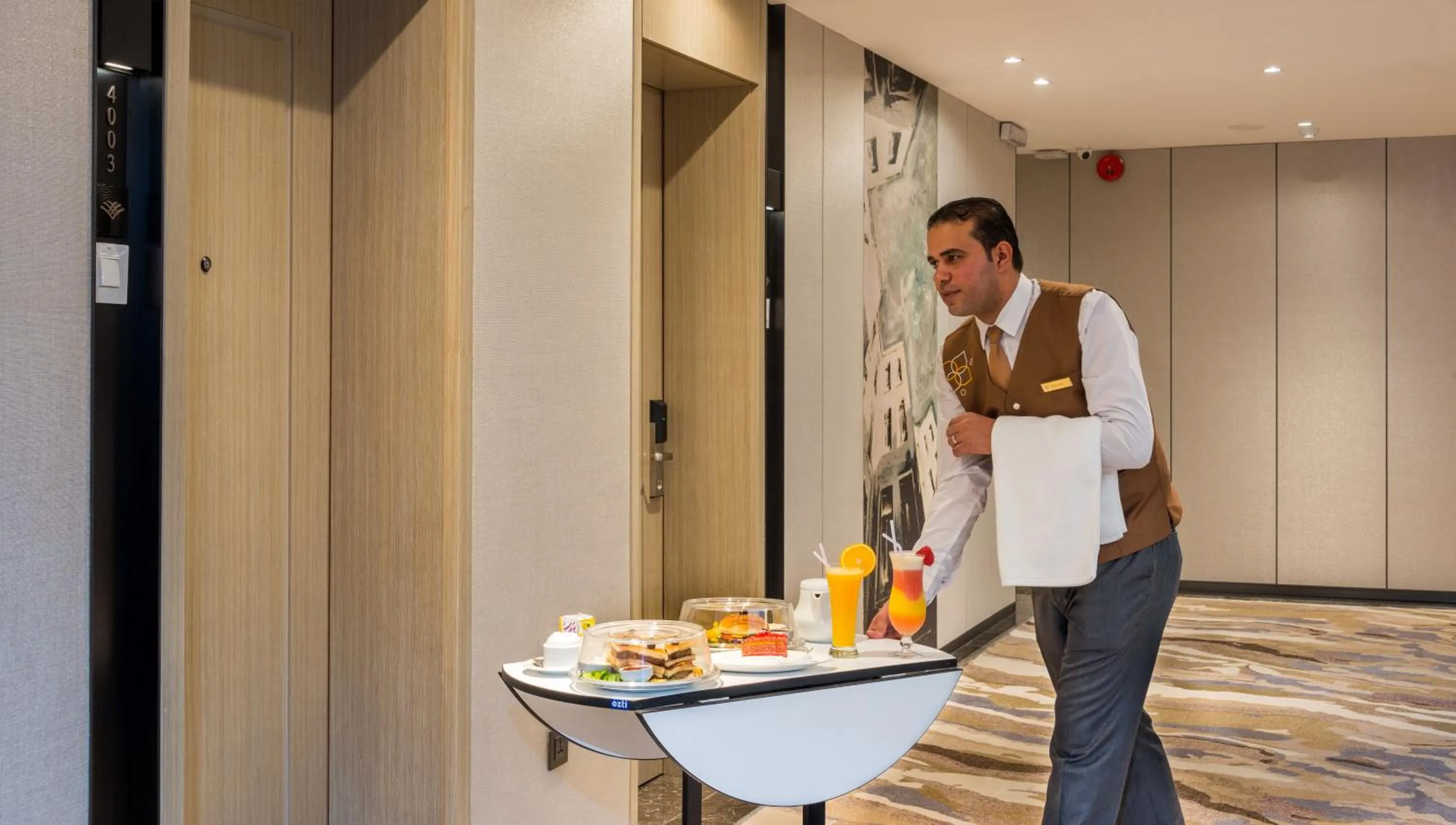 Food and drinks in Boudl Al Corniche