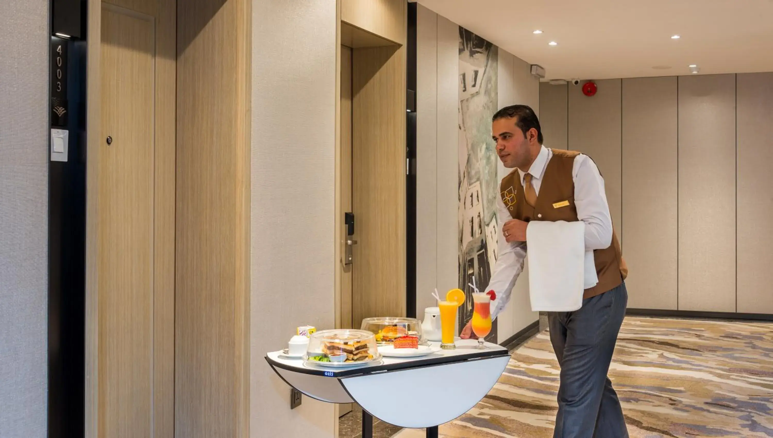 Food and drinks in Boudl Al Corniche Food and drinks in Boudl Al Corniche