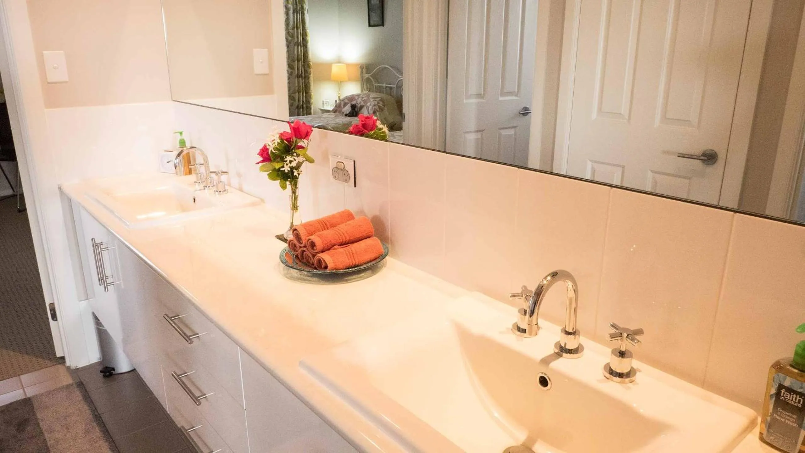 Bathroom in Rezare House Bed & Breakfast