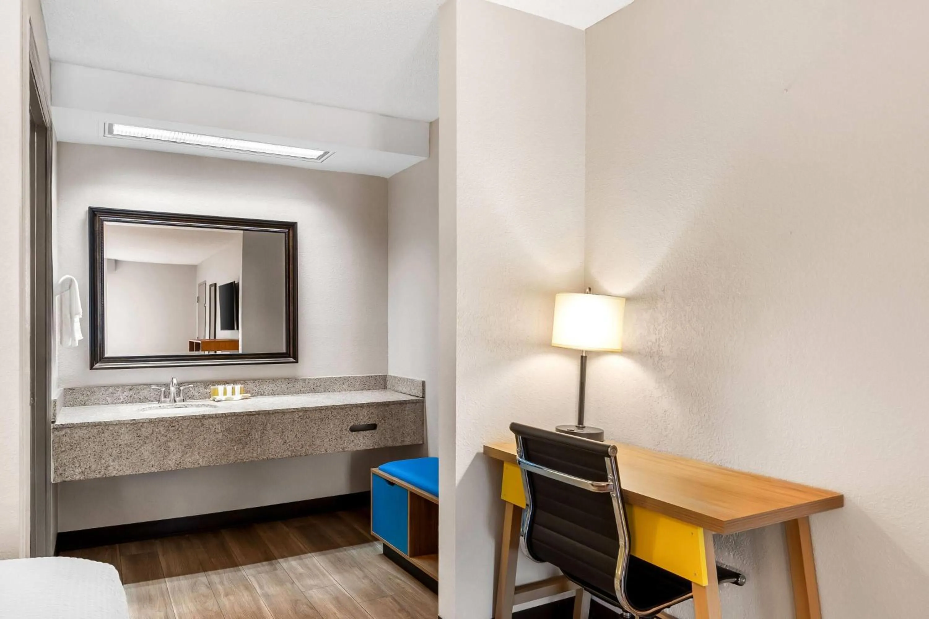 Bed in Days Inn by Wyndham Bainbridge