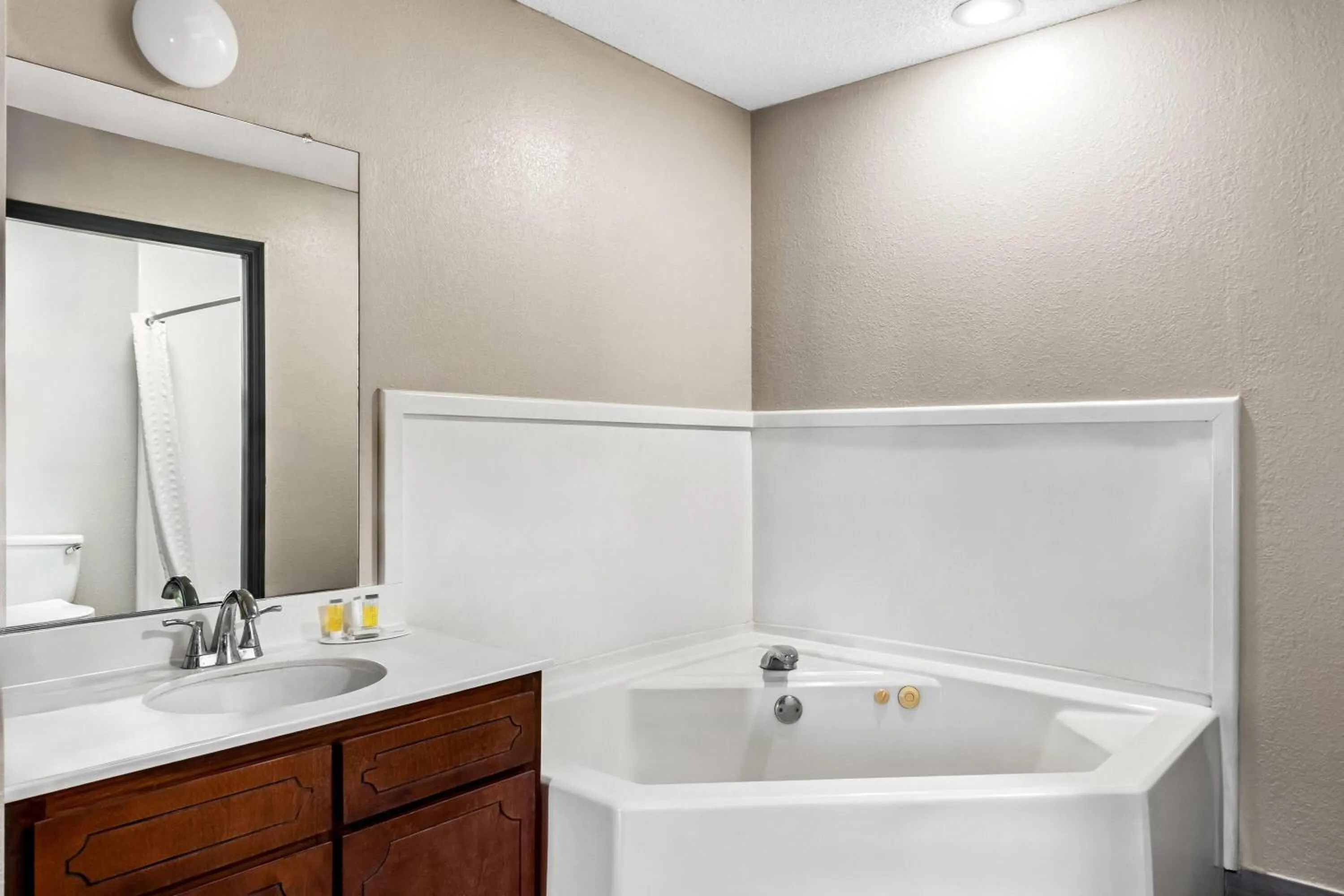 Bathroom in Days Inn by Wyndham Bainbridge