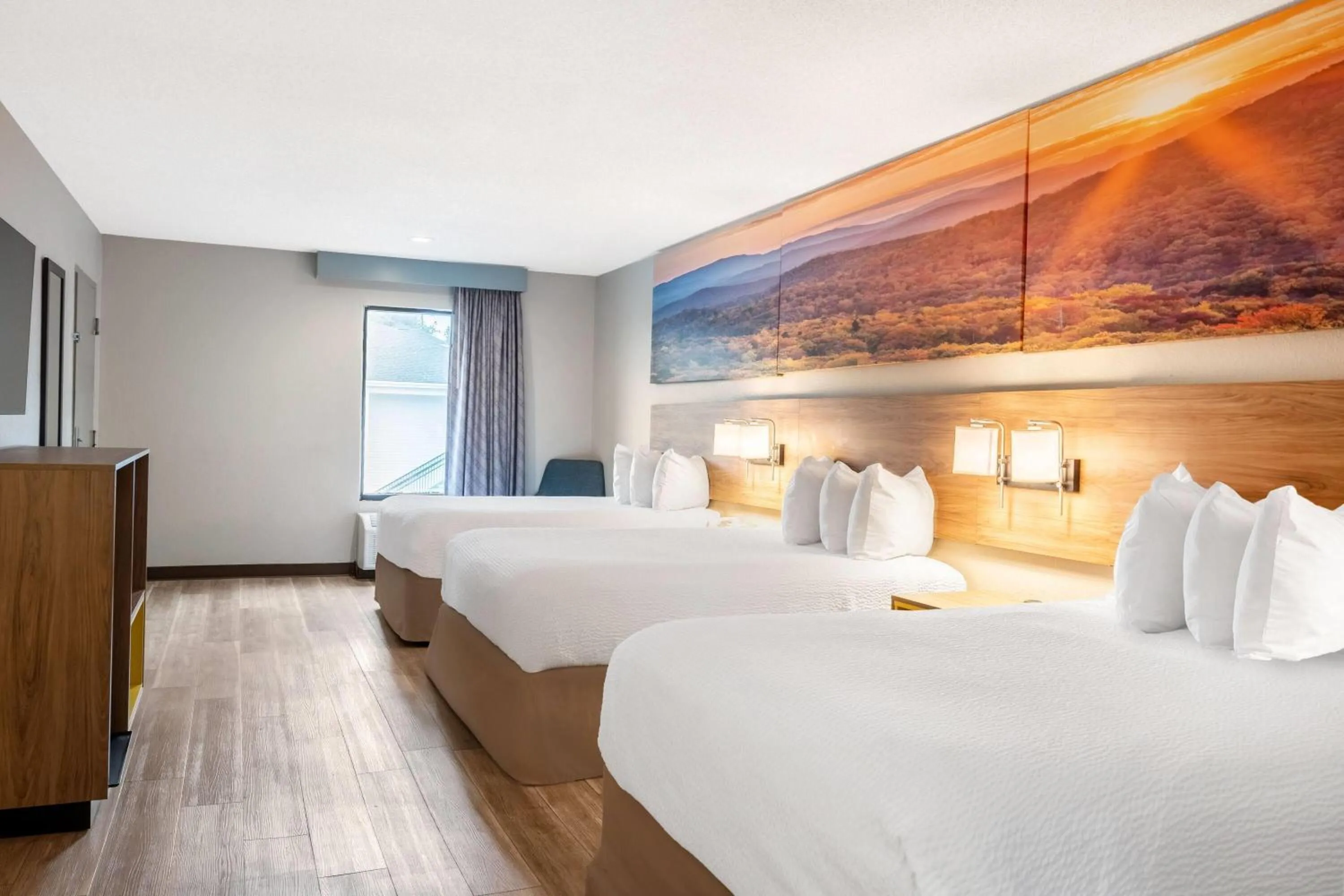 Bed in Days Inn by Wyndham Bainbridge