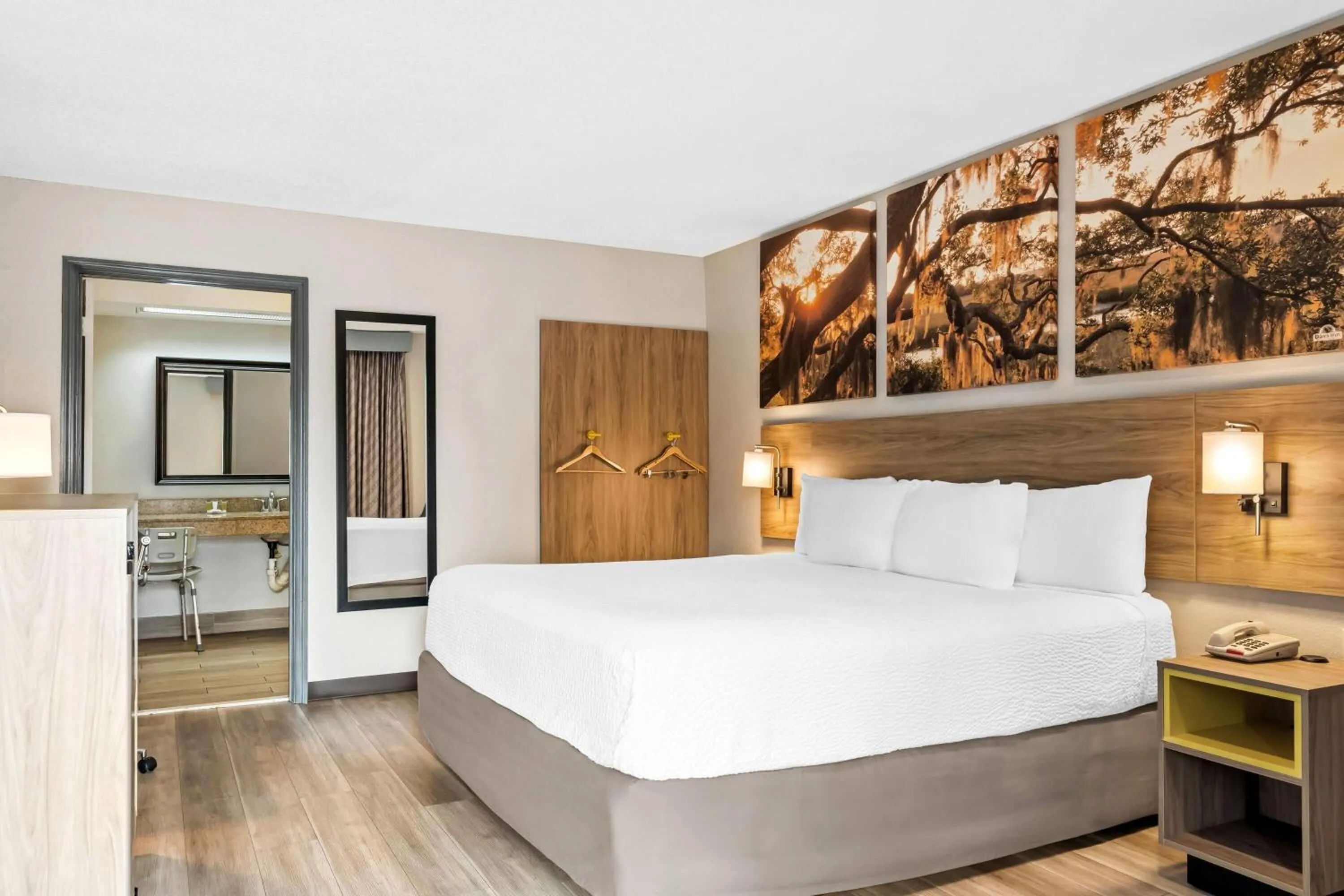 Bed in Days Inn by Wyndham Bainbridge