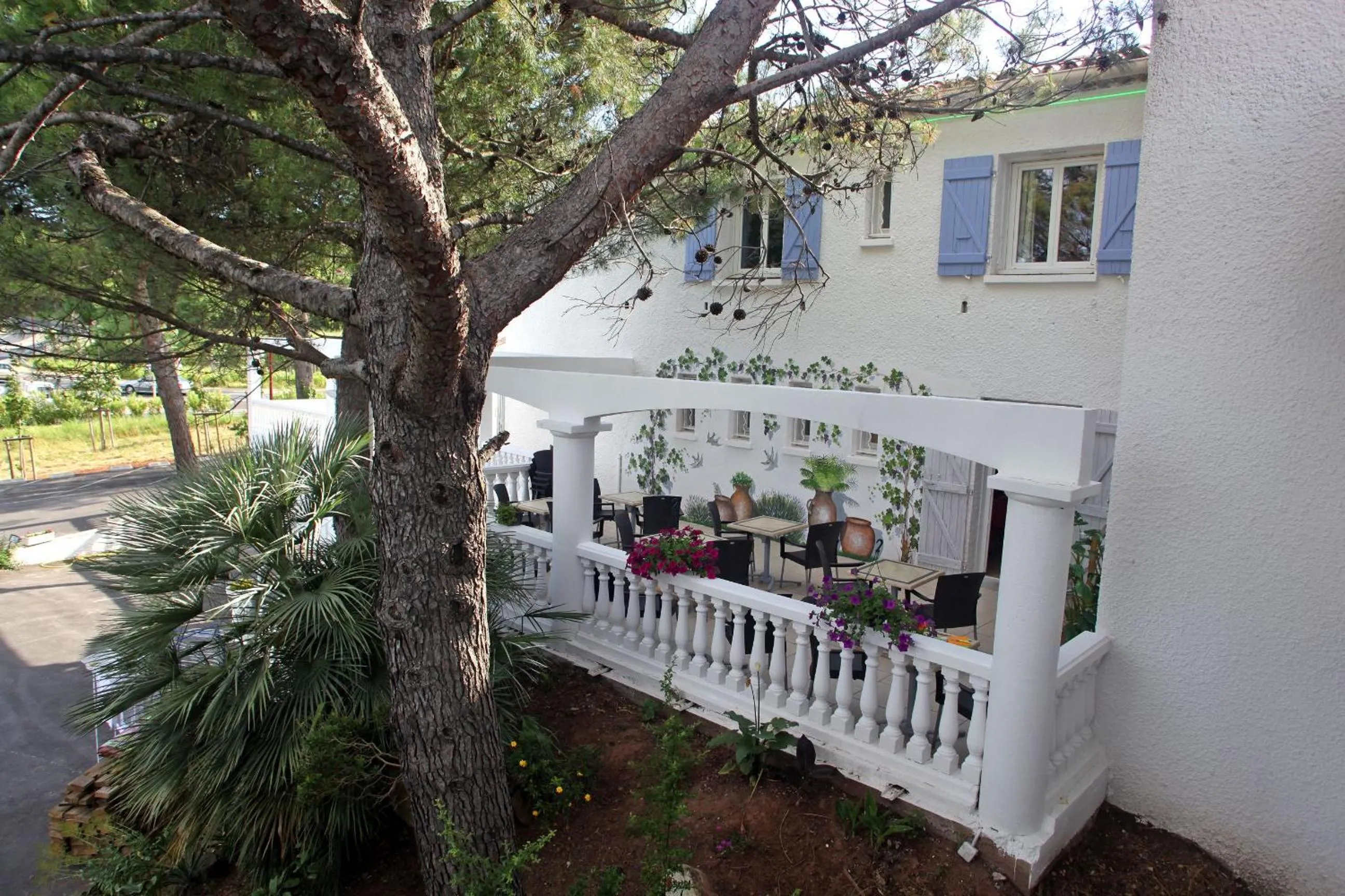 Garden view in Le Sarac Hôtel