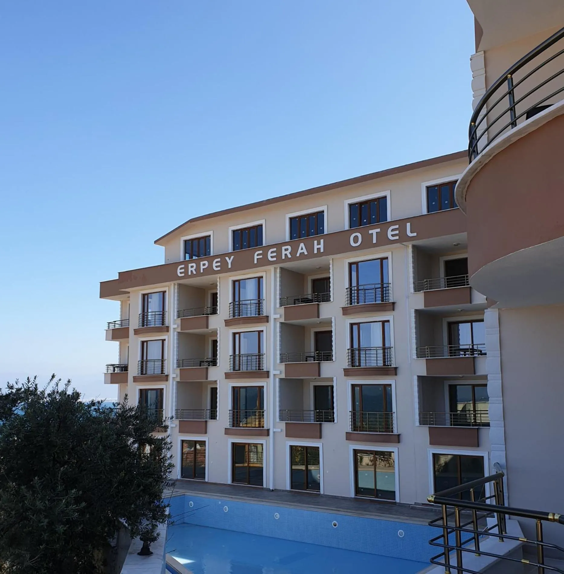 Property building in Erpey Ferah Apart Otel