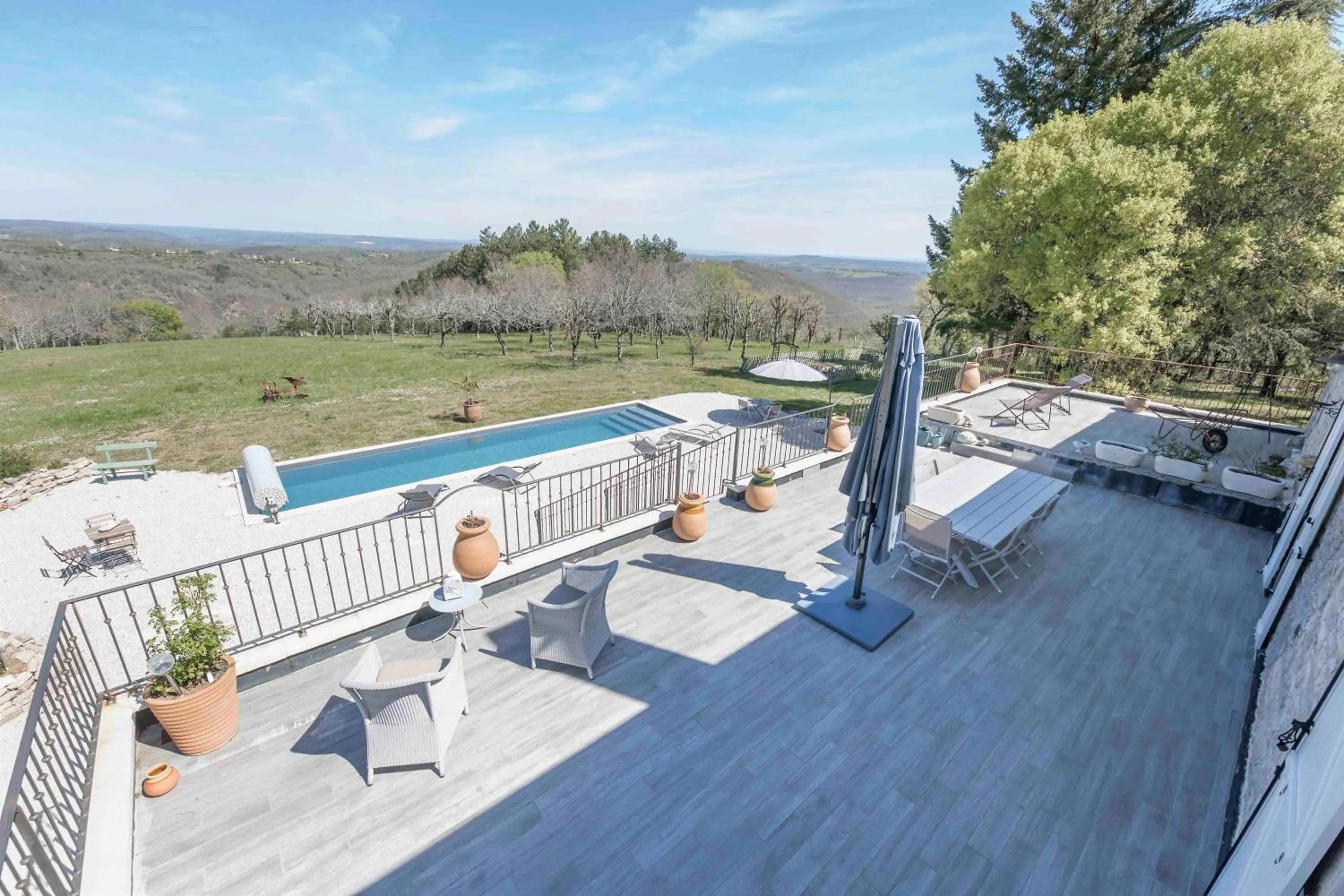 Property building in Domaine La Garenne