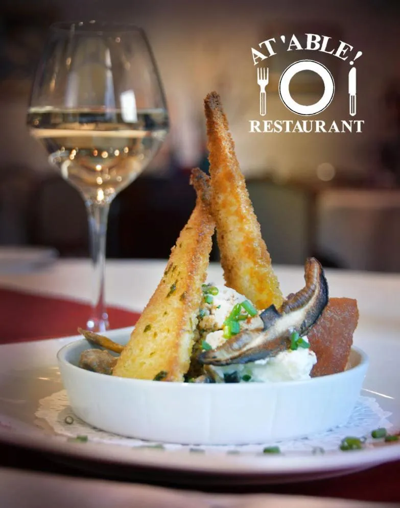 Food and drinks in Logis Hôtel Restaurant La Boule d'Or