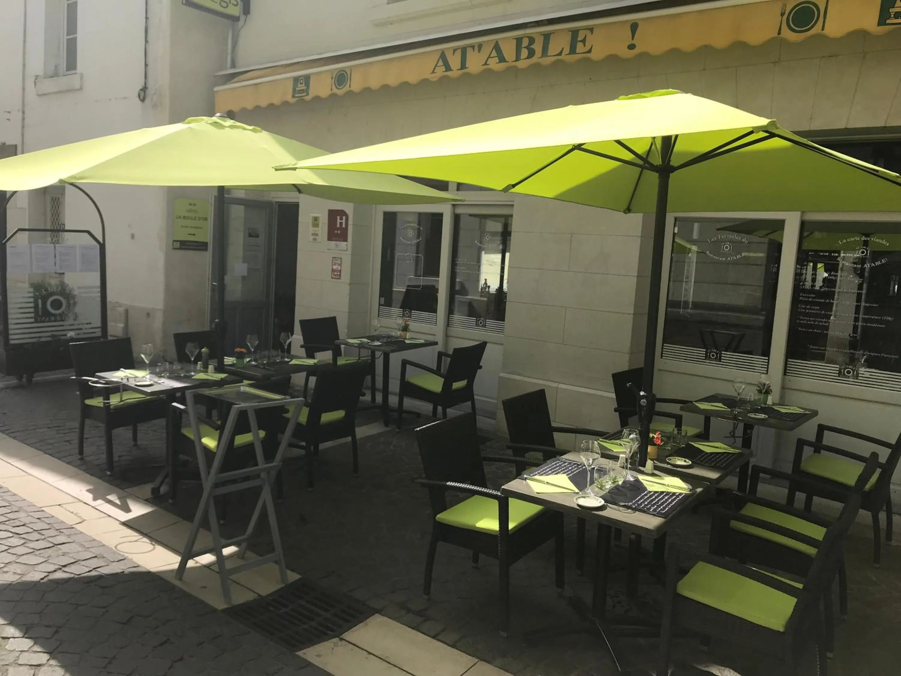 Logis Hôtel Restaurant La Boule d'Or