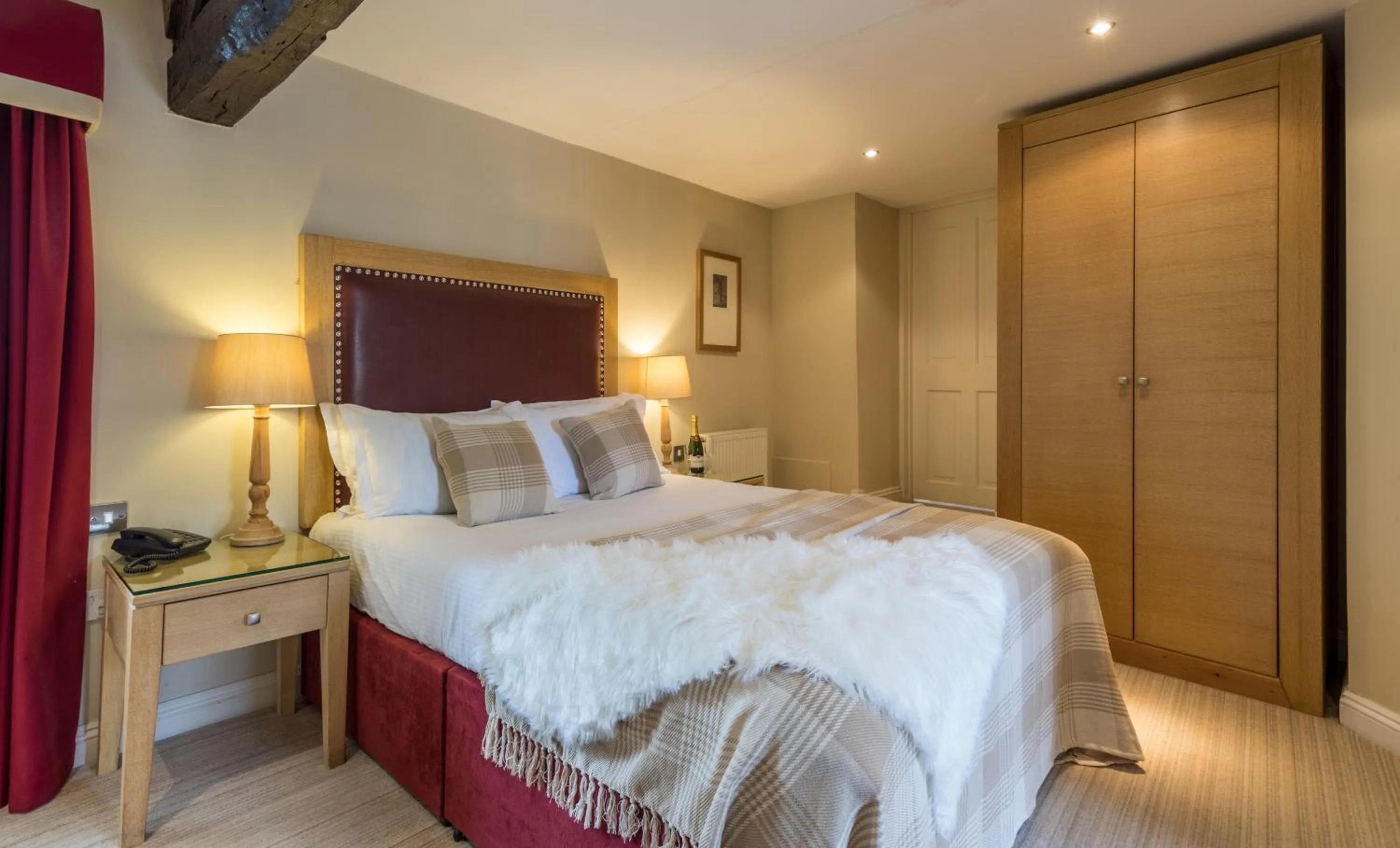 Bed in The Pennington Hotel