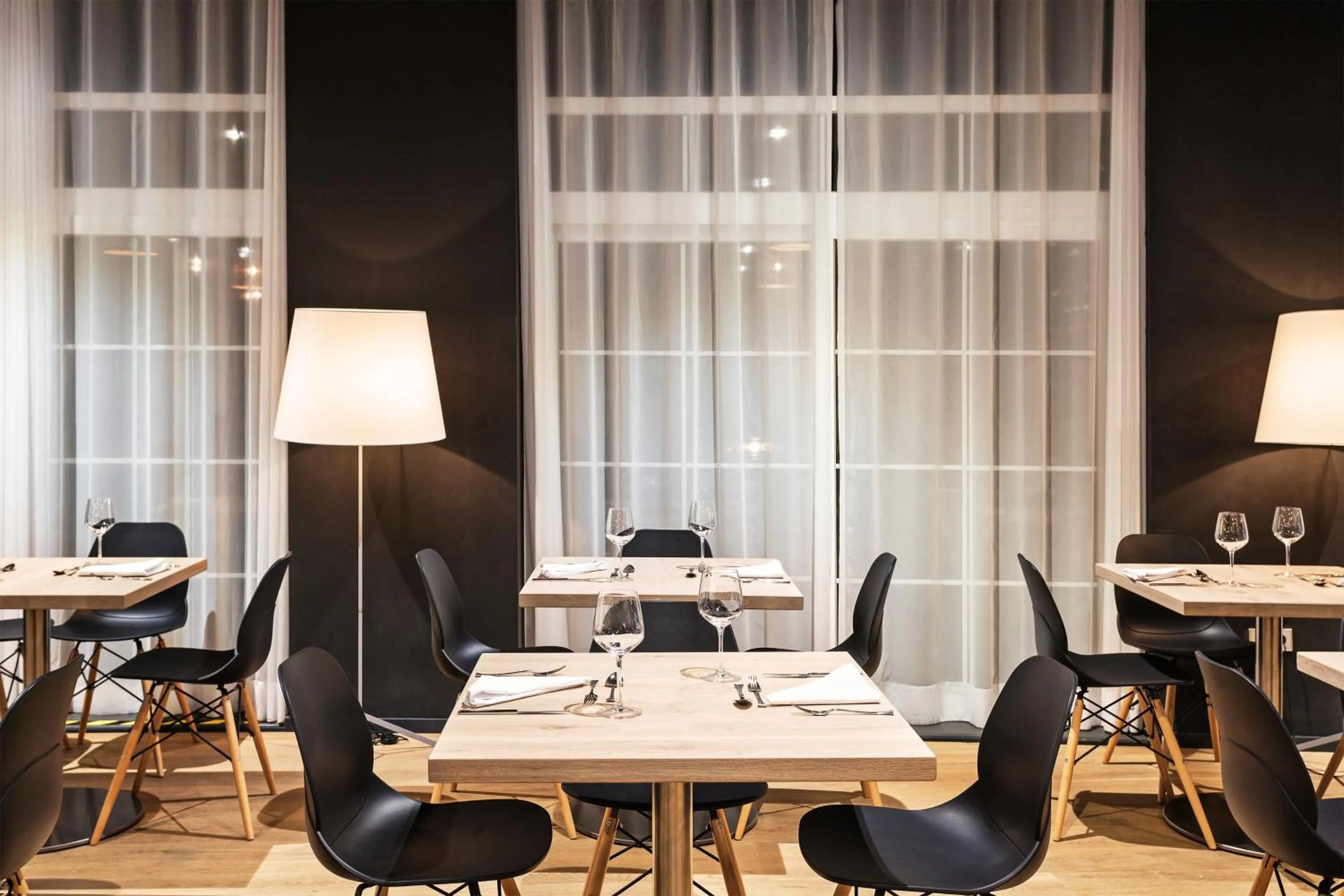 Restaurant/places to eat in Ama Islantilla Resort