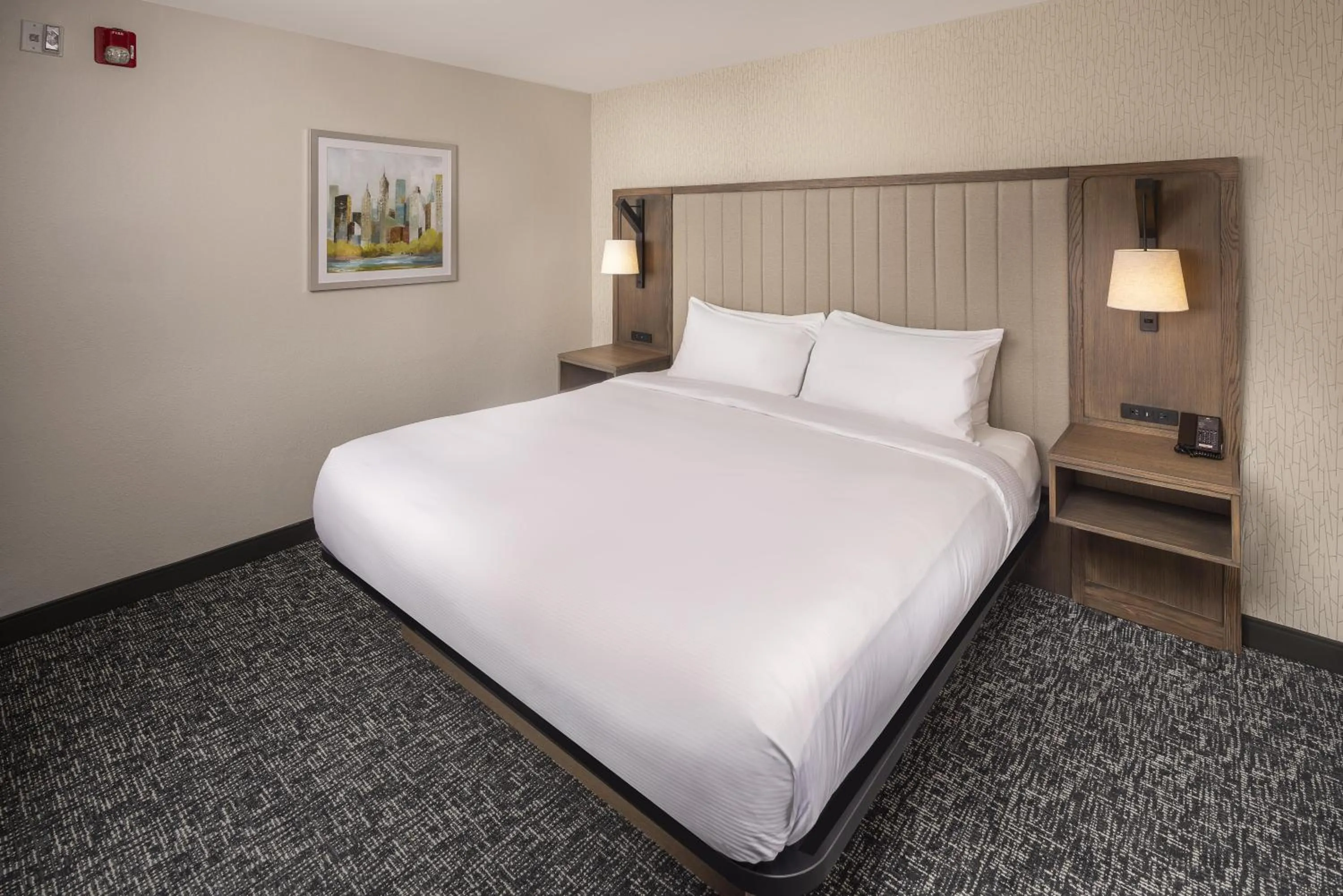 Bed in DoubleTree by Hilton Murfreesboro