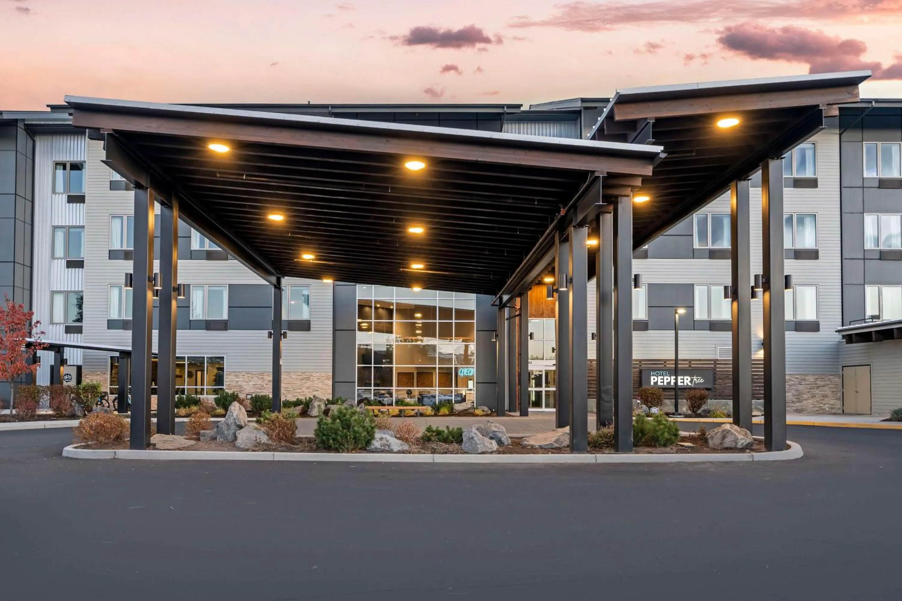 Property building in Hotel Peppertree Bend, BW Premier Collection