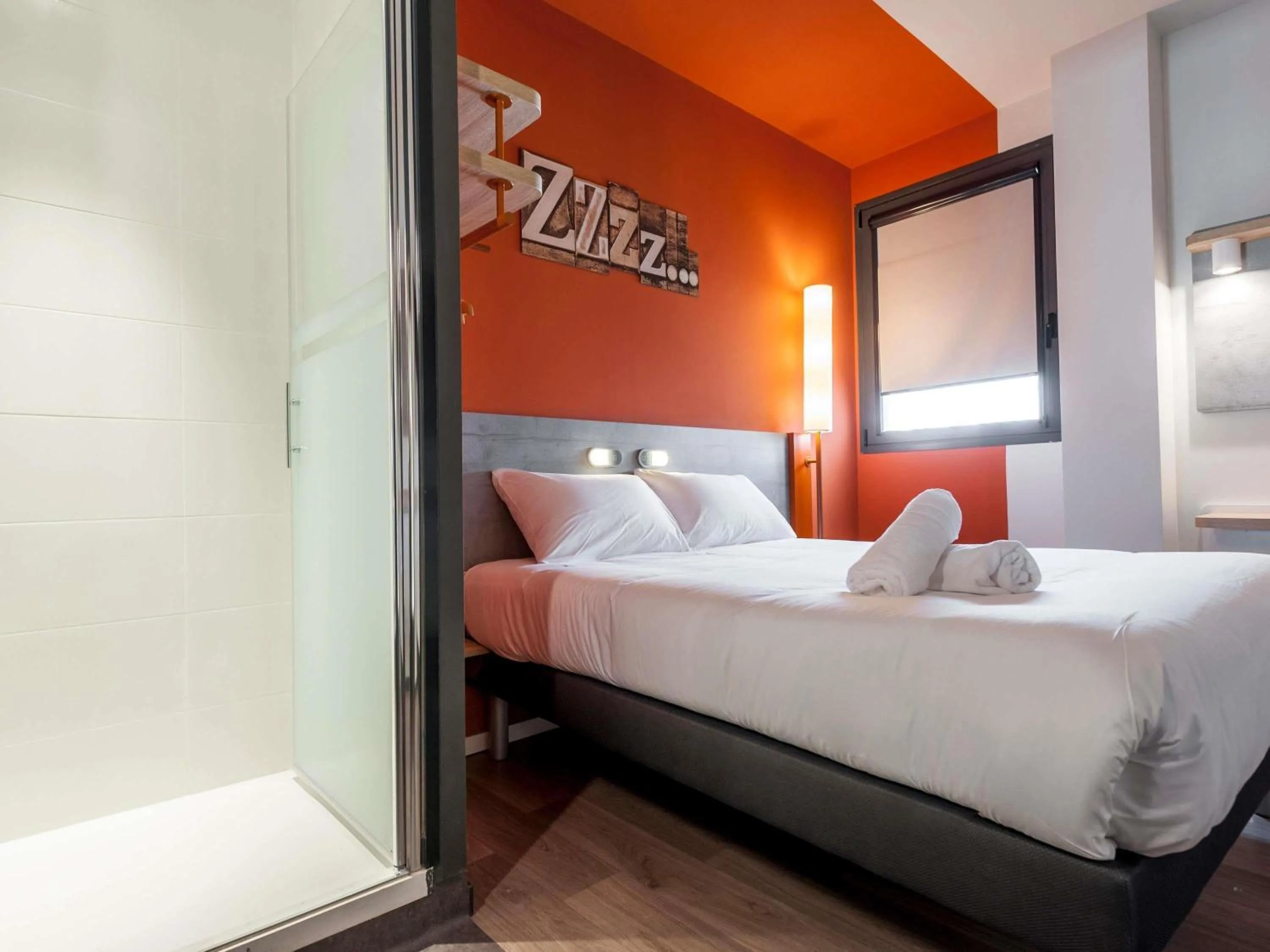 Bedroom, Bed in Ibis Budget Madrid Centro Lavapies