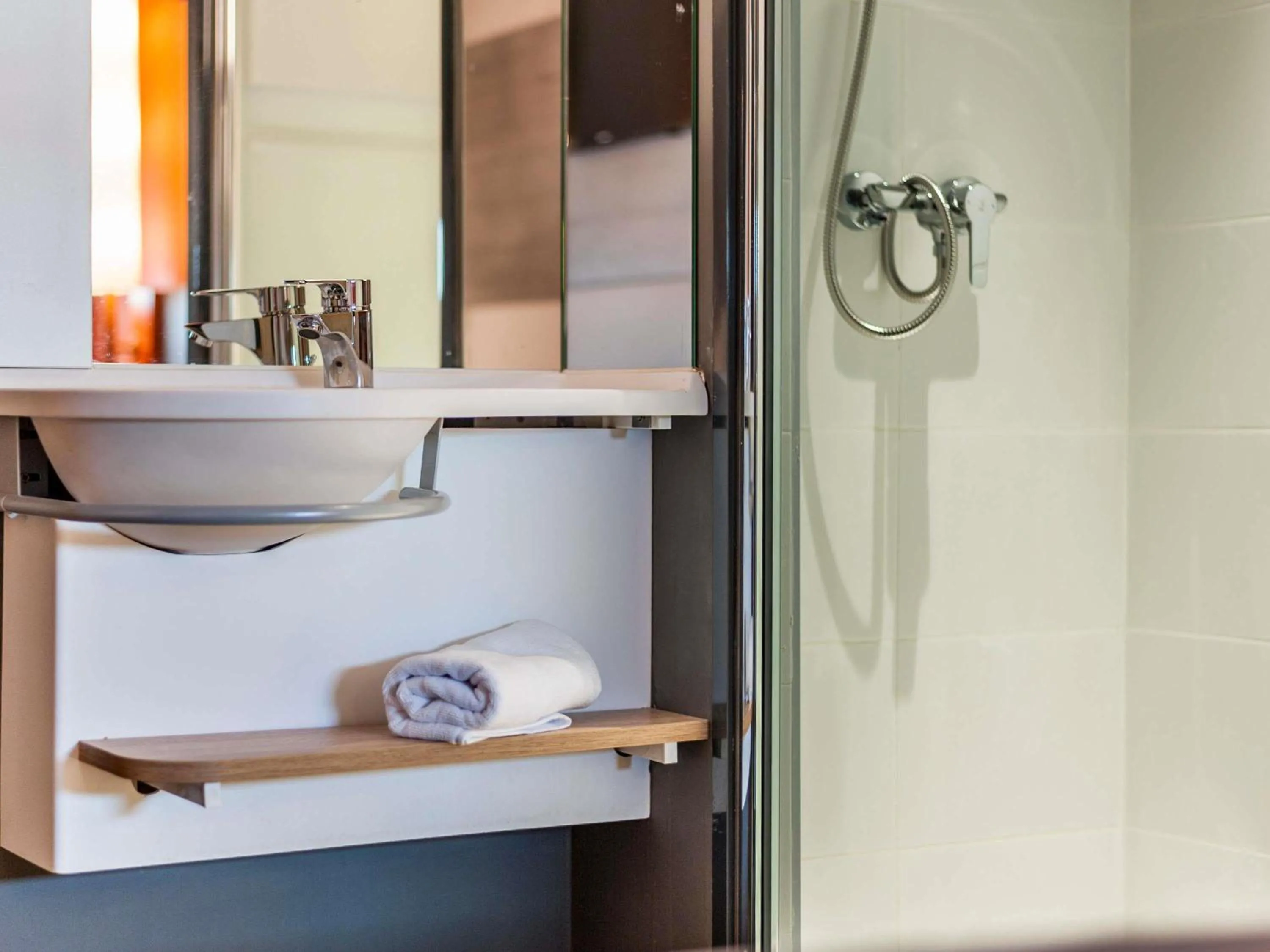 Bedroom in Ibis Budget Madrid Centro Lavapies