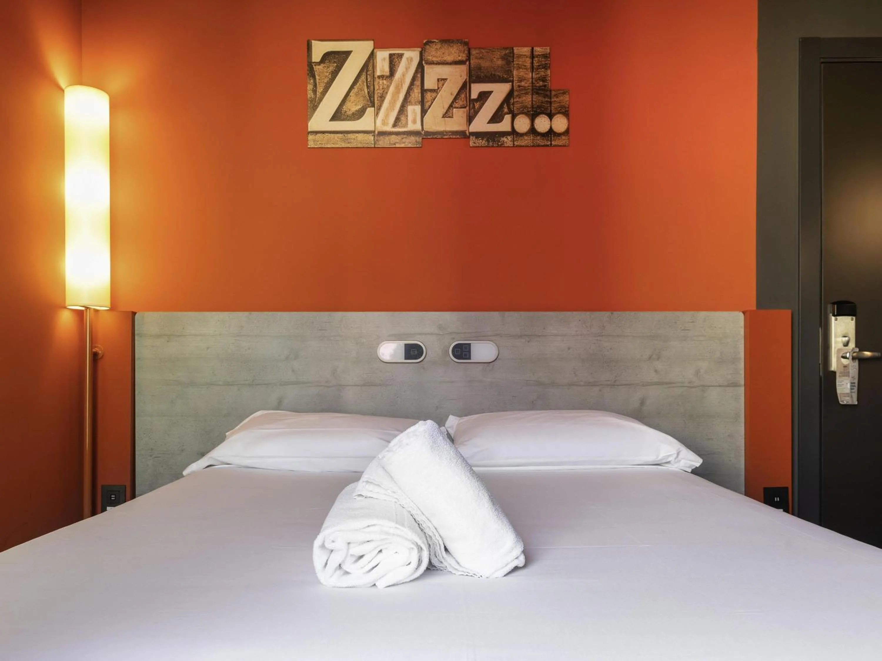 Bedroom, Bed in Ibis Budget Madrid Centro Lavapies